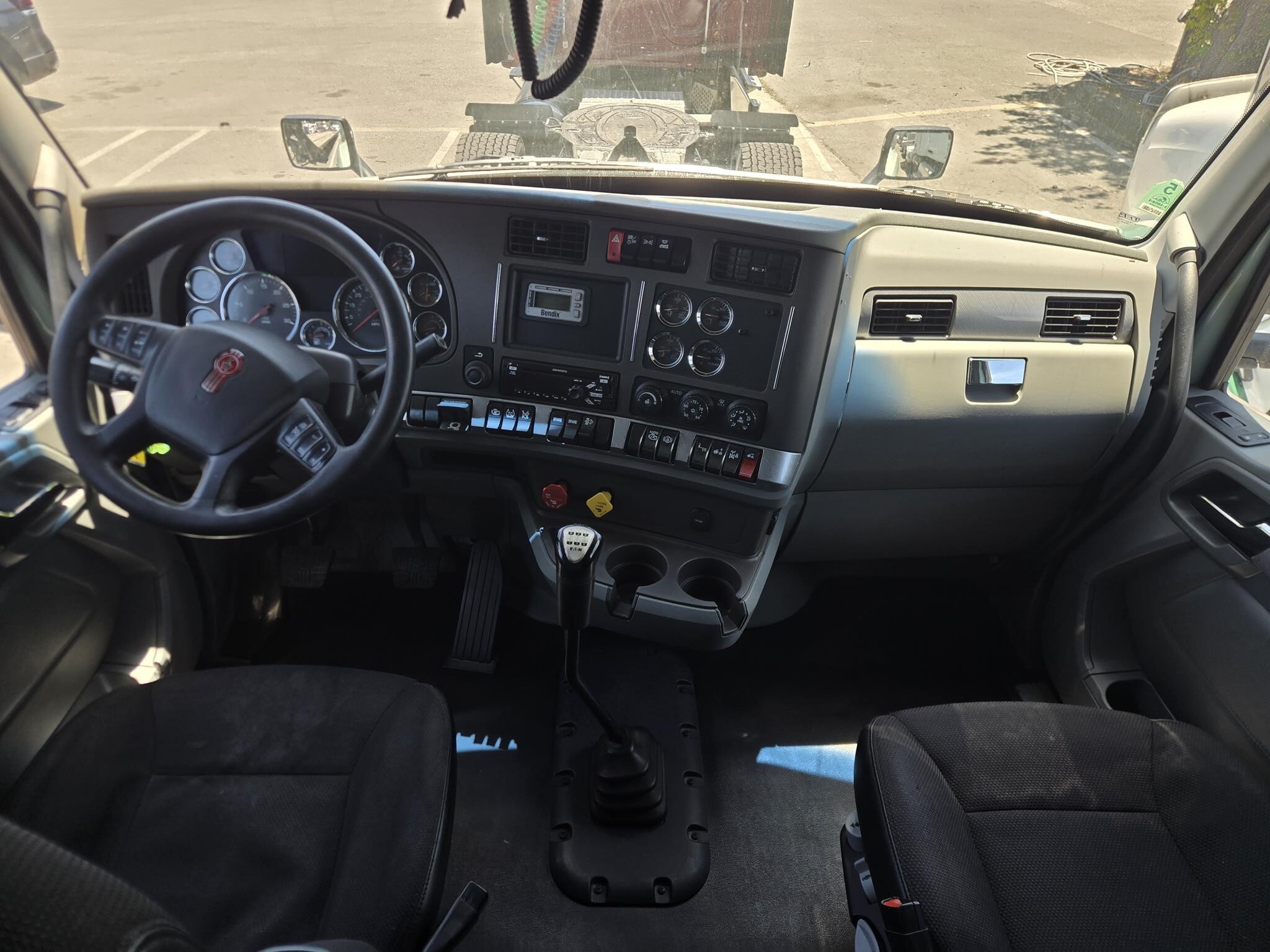 2019 Kenworth T680 Semi Trucks/Trailer