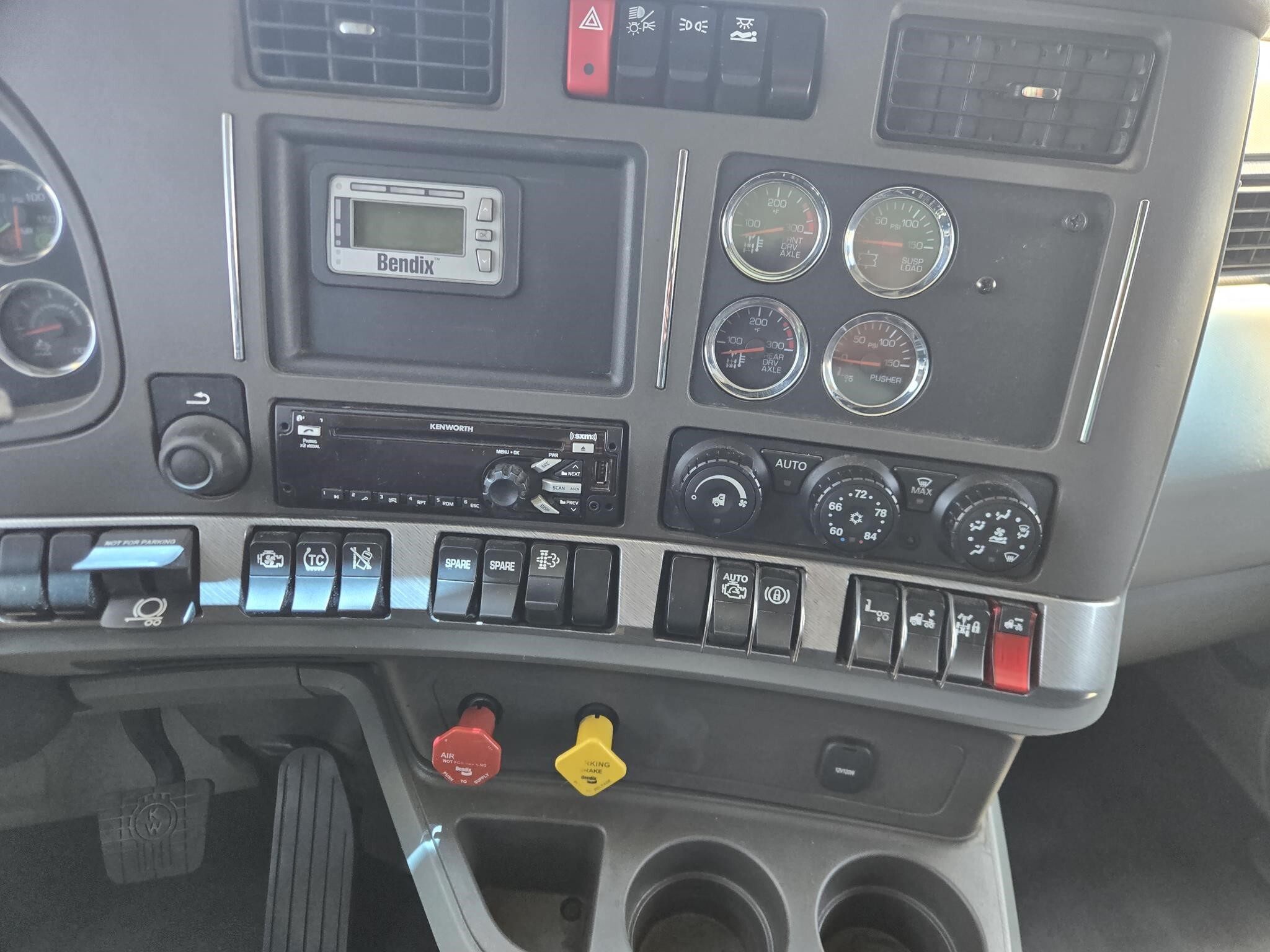 2019 Kenworth T680 Semi Trucks/Trailer