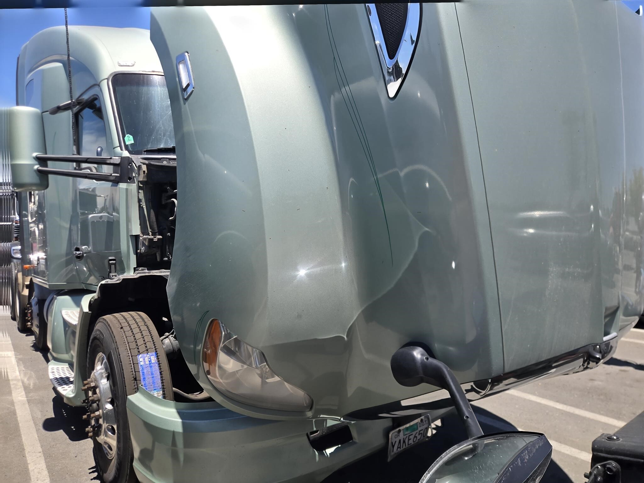 2019 Kenworth T680 Semi Trucks/Trailer