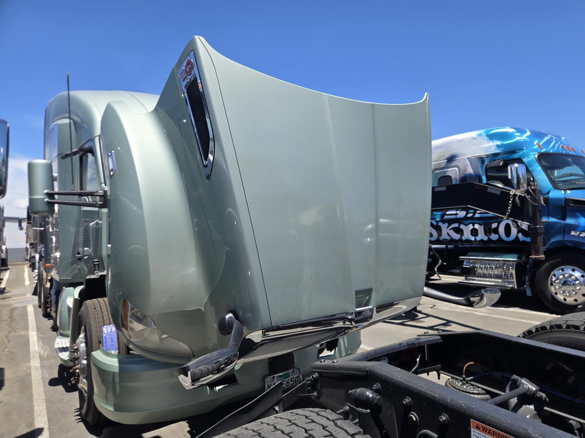 2019 Kenworth T680 Semi Trucks/Trailer