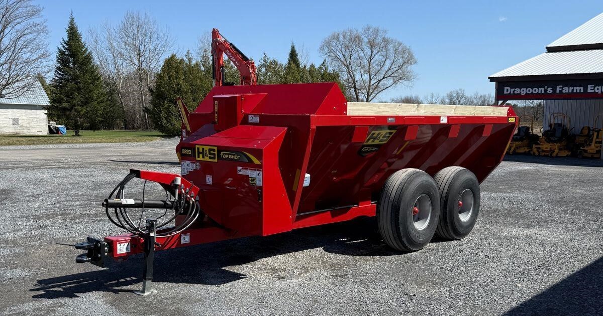2024 H & S 5220 Manure Spreader