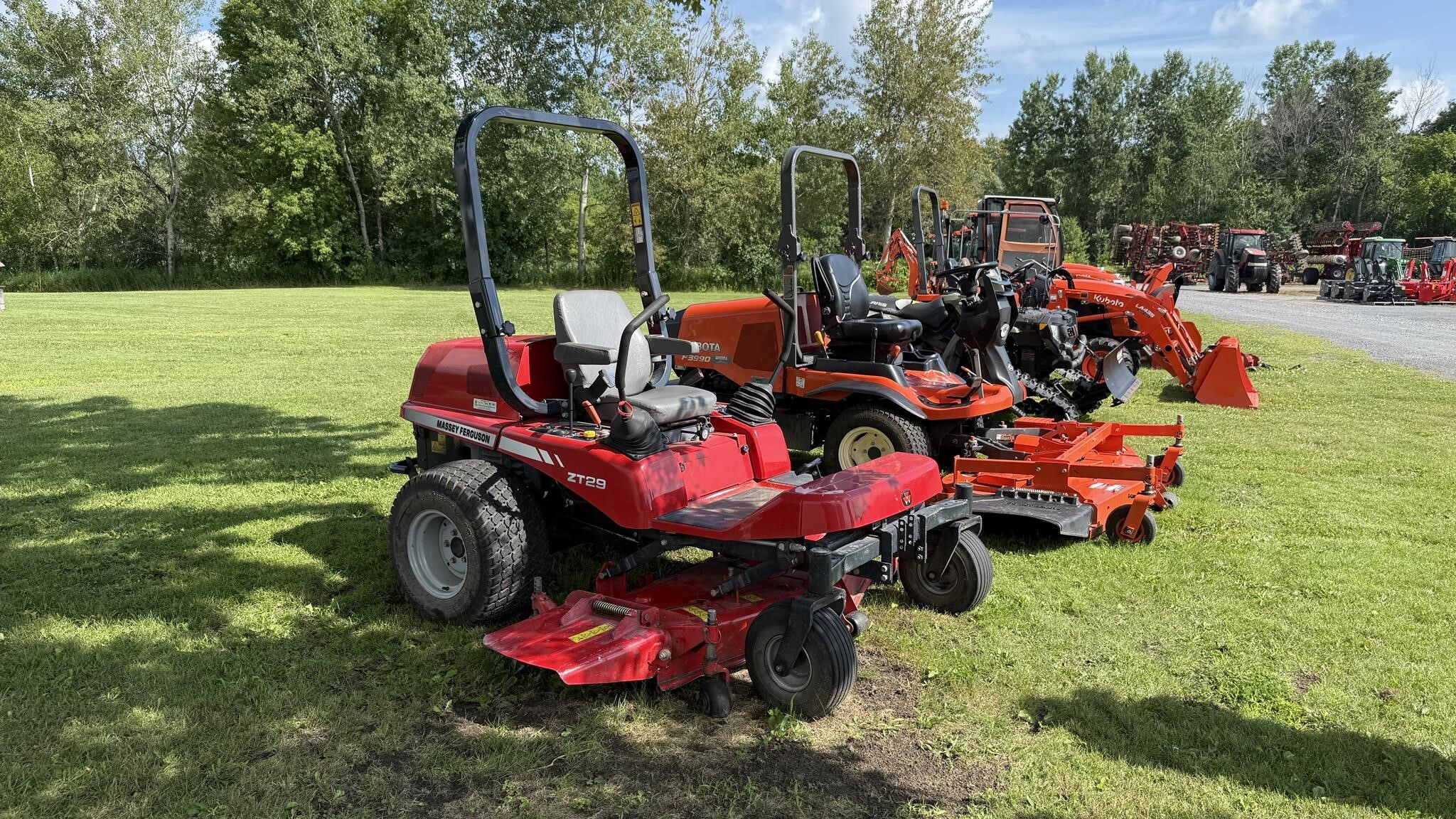  Massey Ferguson ZT29 Lawn Mower