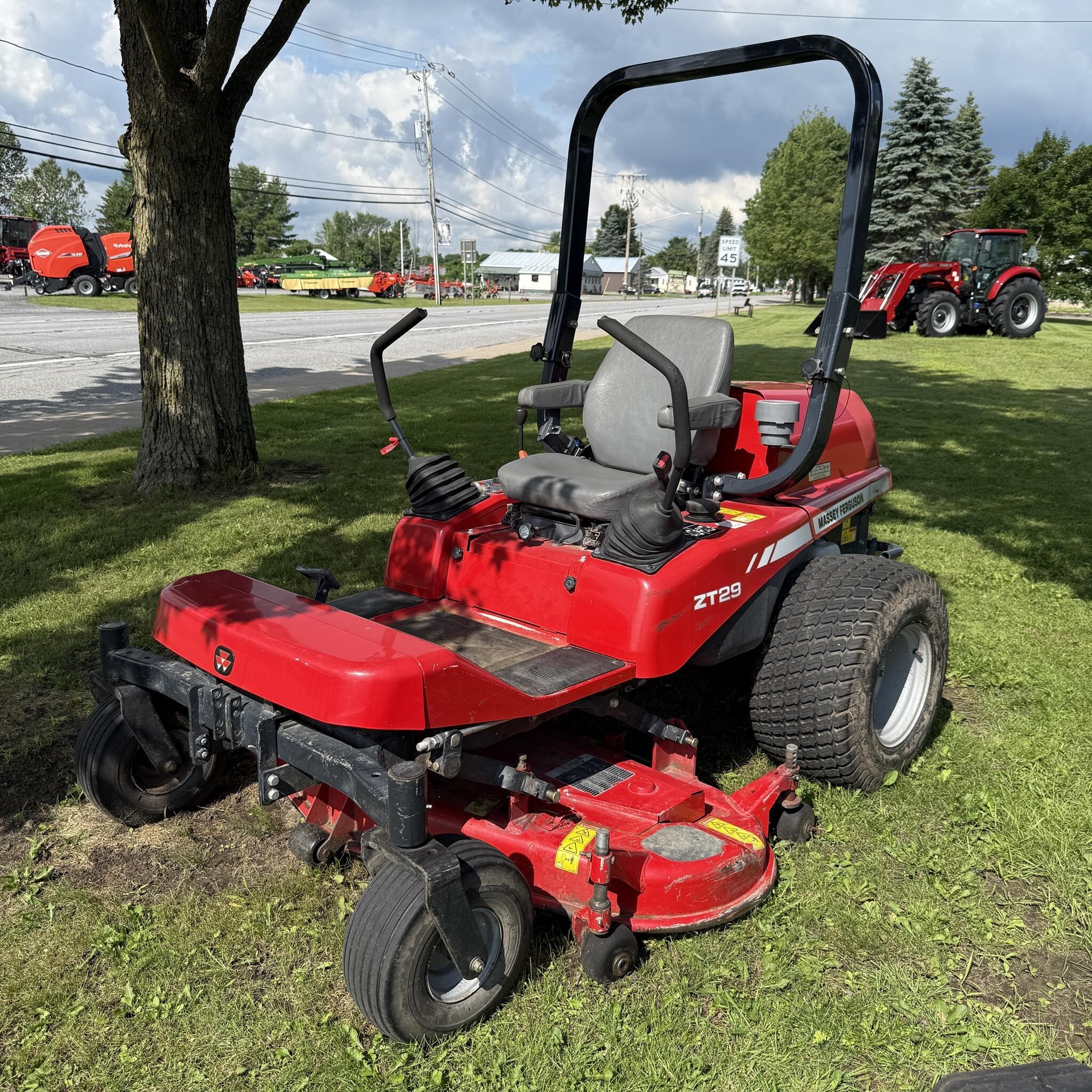  Massey Ferguson ZT29 Lawn Mower
