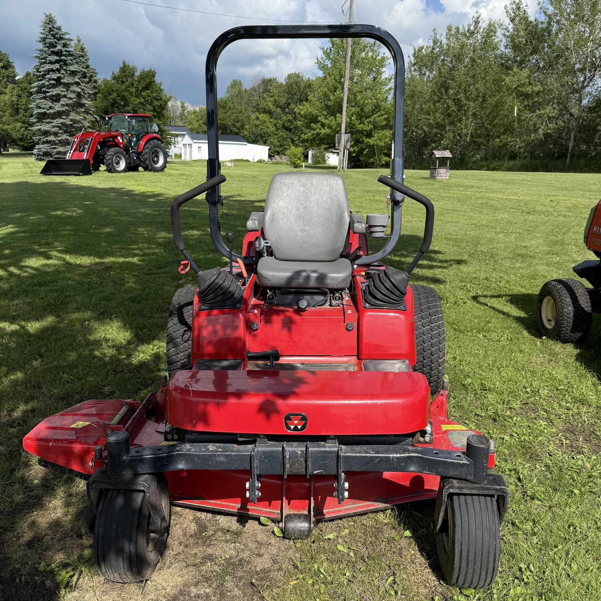  Massey Ferguson ZT29 Lawn Mower