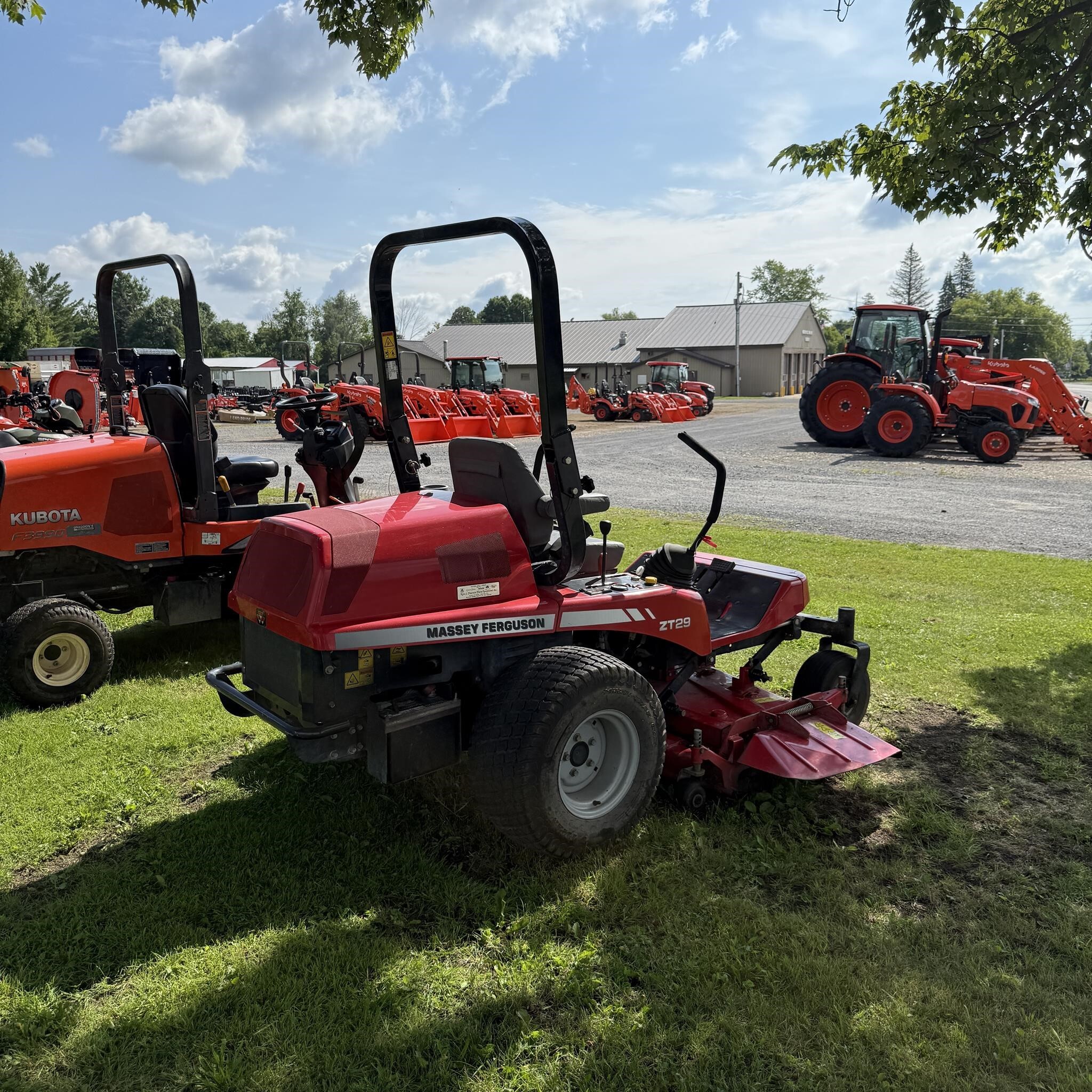  Massey Ferguson ZT29 Lawn Mower