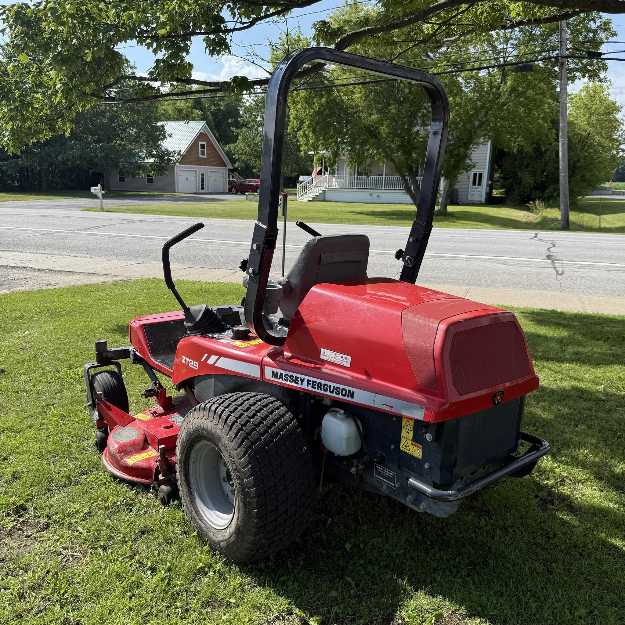 Massey Ferguson ZT29 Lawn Mower
