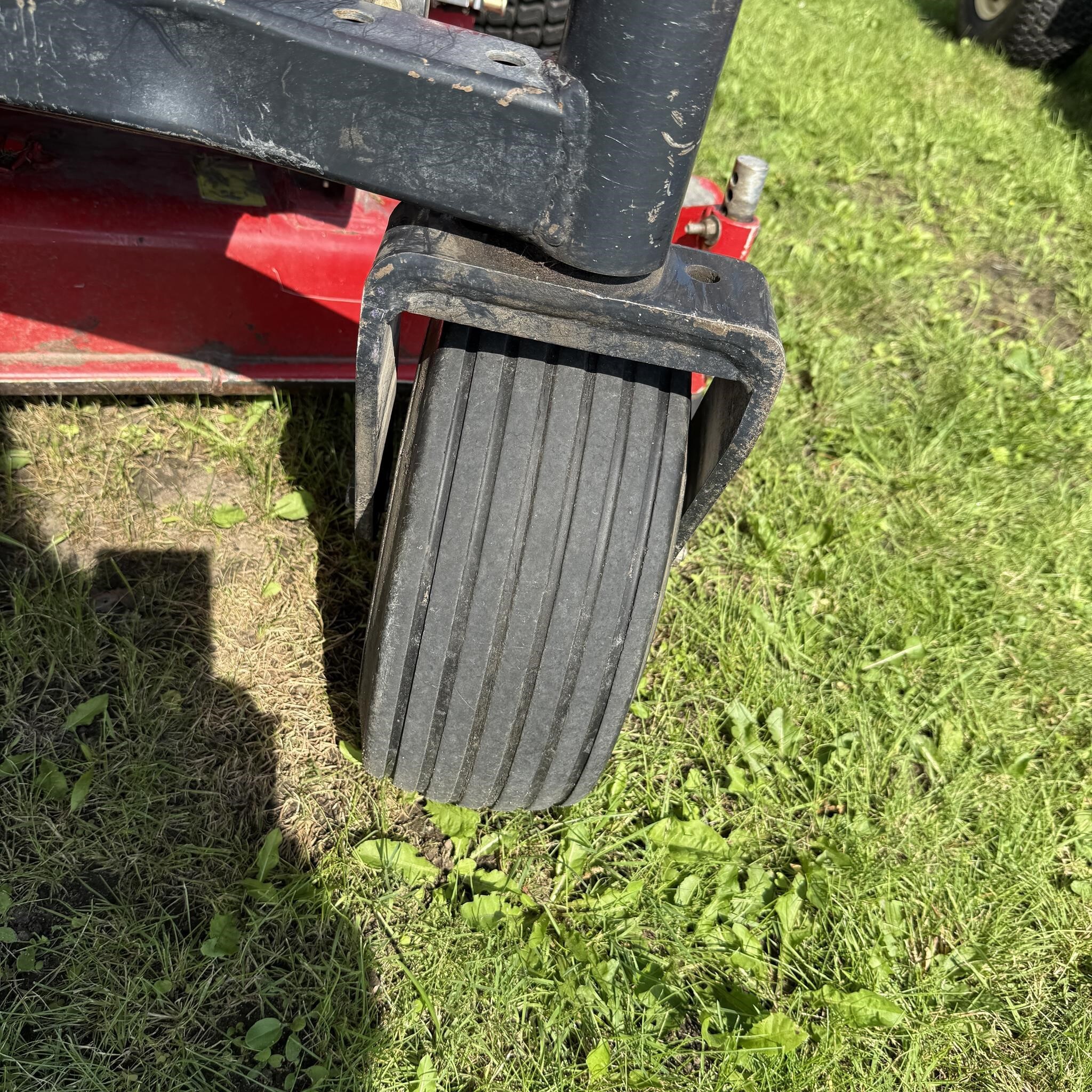  Massey Ferguson ZT29 Lawn Mower