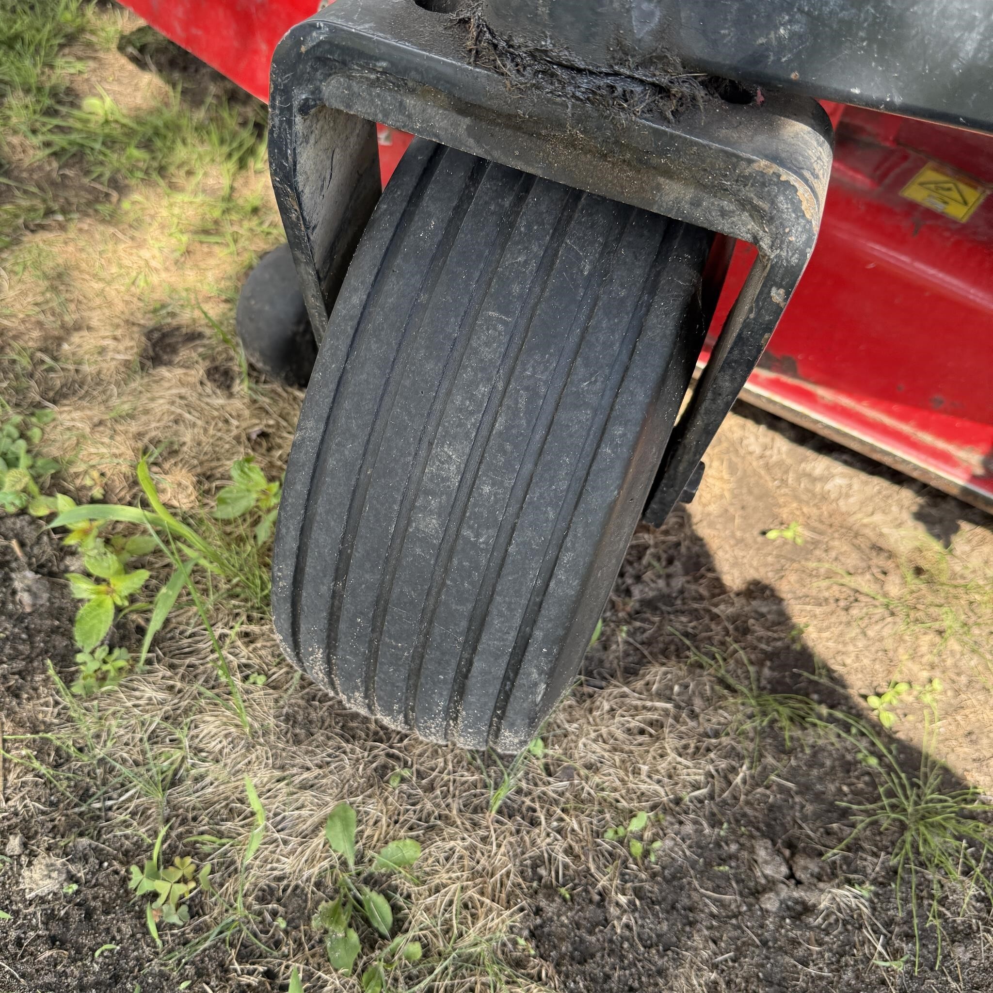  Massey Ferguson ZT29 Lawn Mower