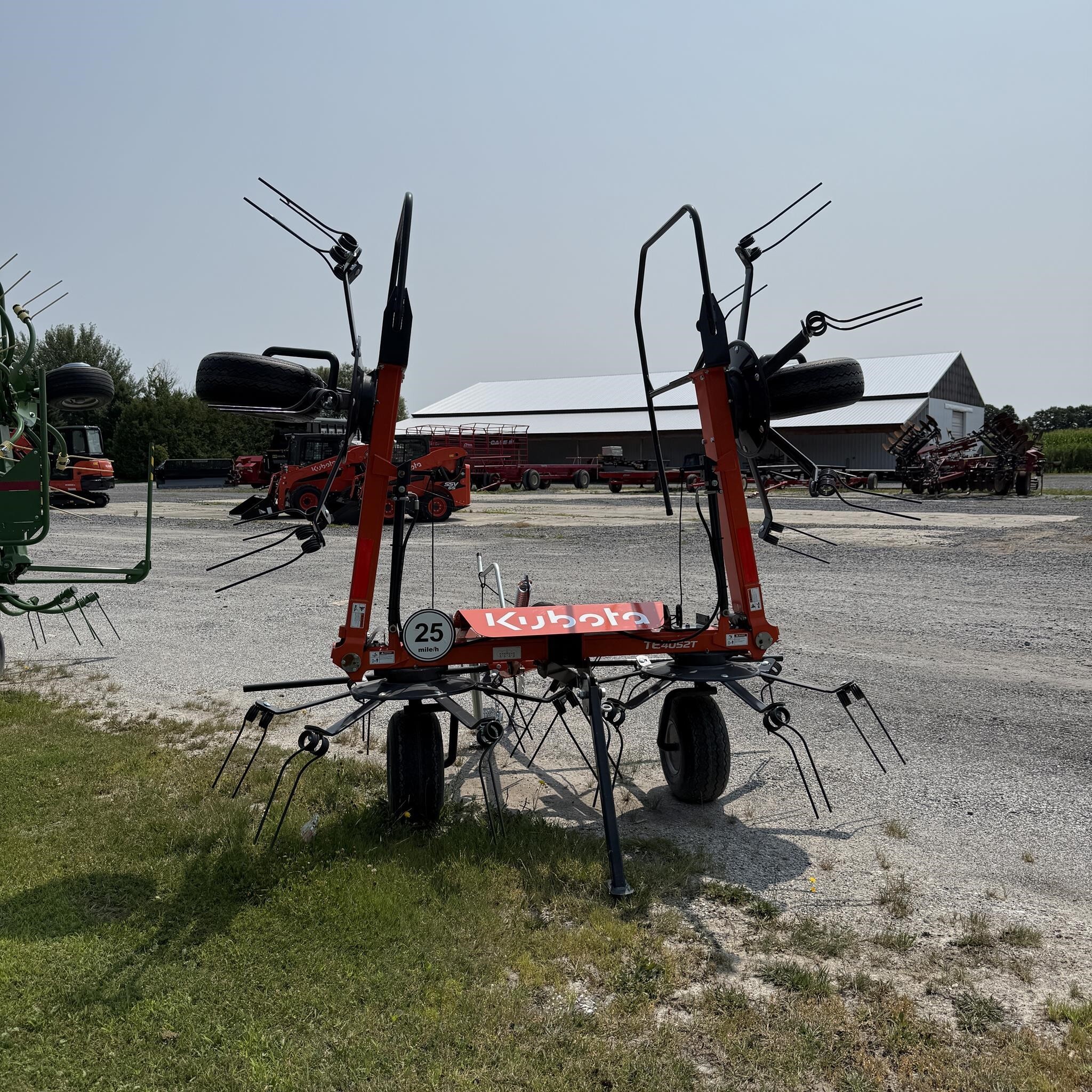  Kubota TE4052T Tedder