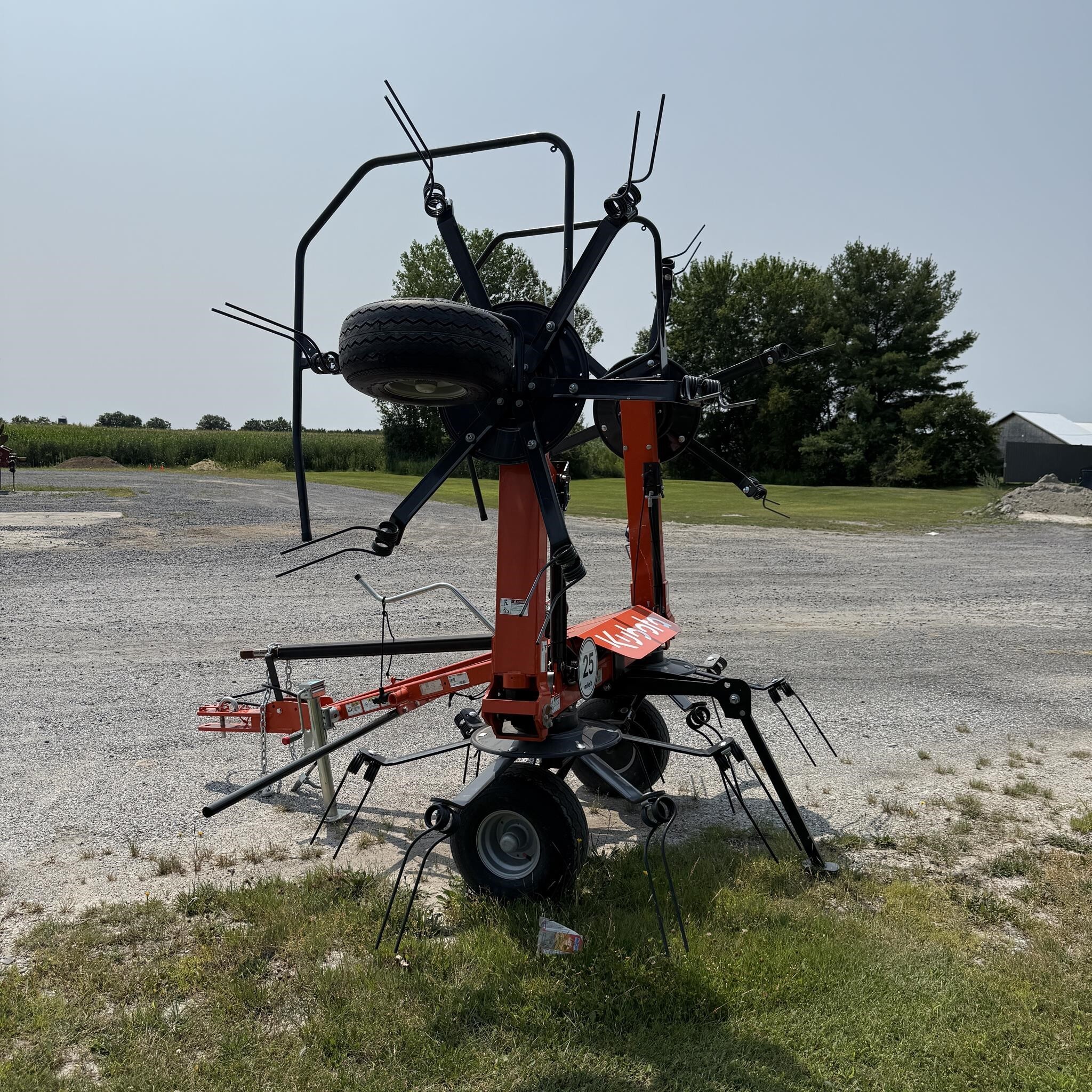  Kubota TE4052T Tedder