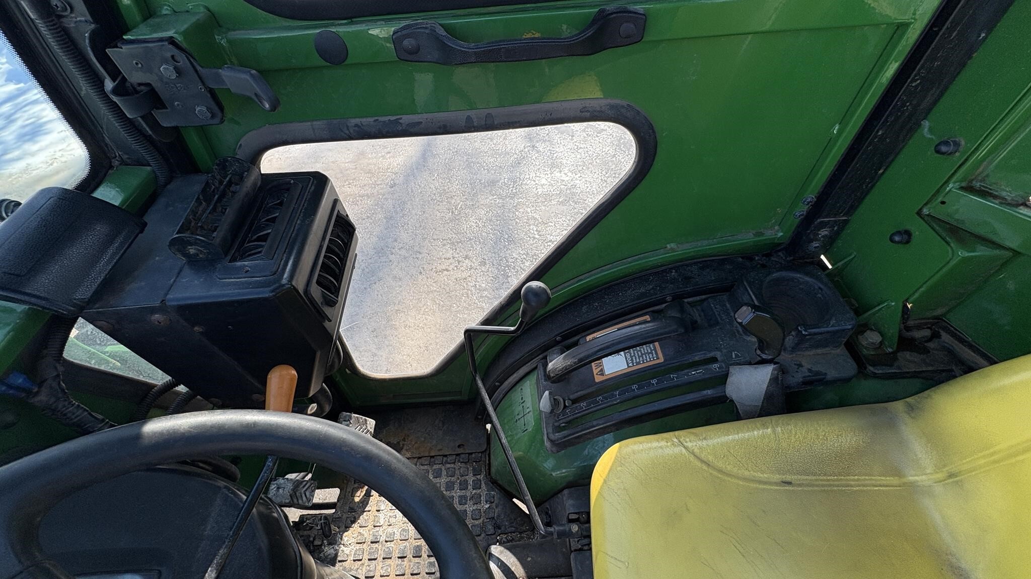 2008 John Deere 2520 Tractor