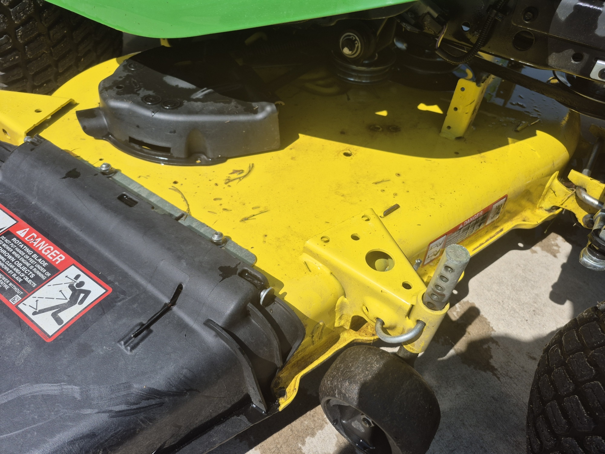 2019 John Deere X390 Lawn Mower