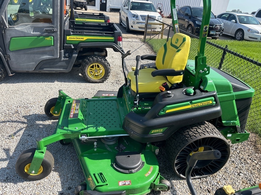 2025 John Deere Z997R Lawn Mower