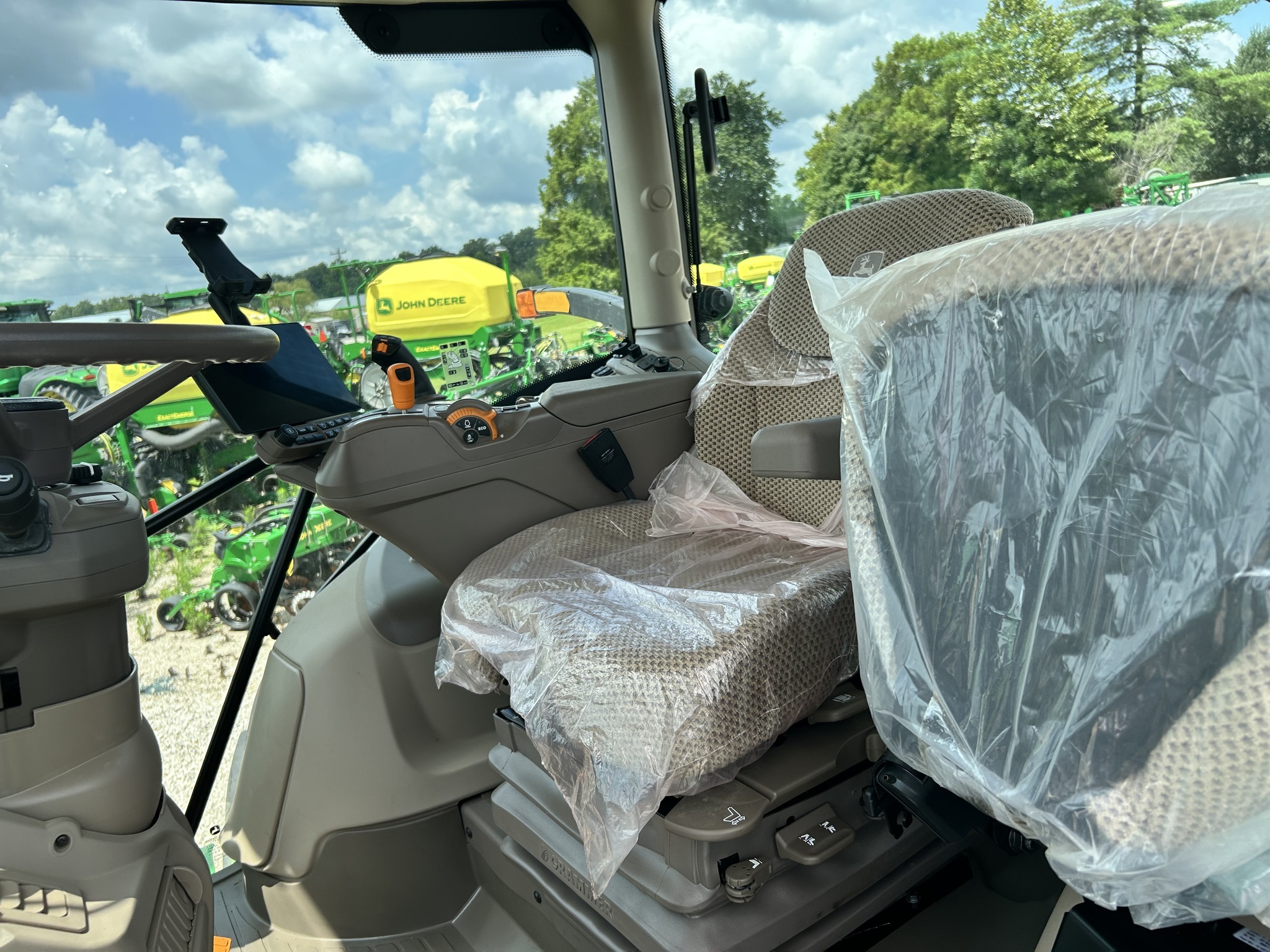 2025 John Deere 6R 215 Tractor