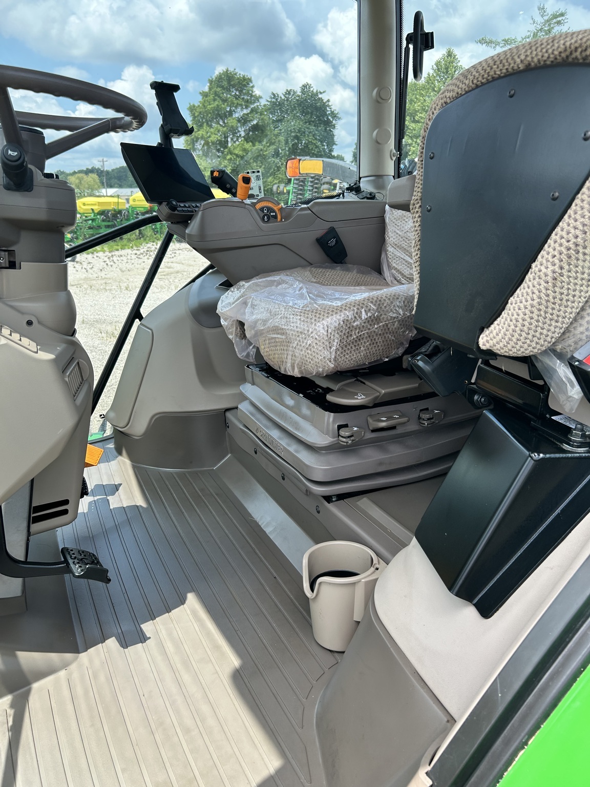 2025 John Deere 6R 215 Tractor