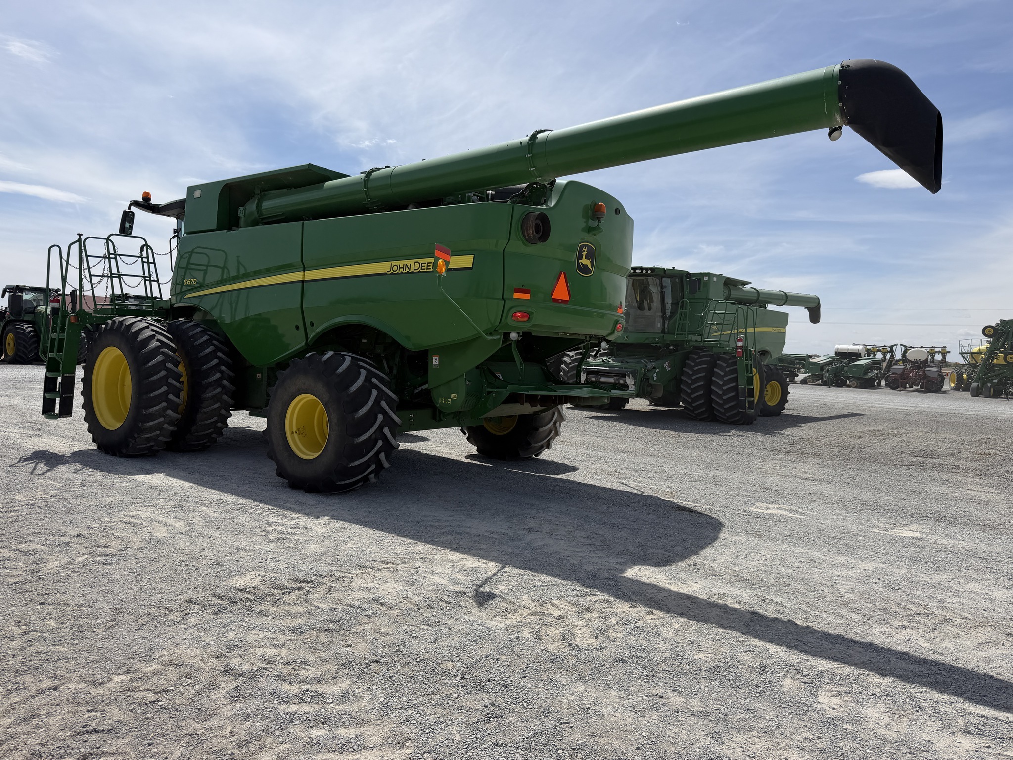 2015 John Deere S670 Combine