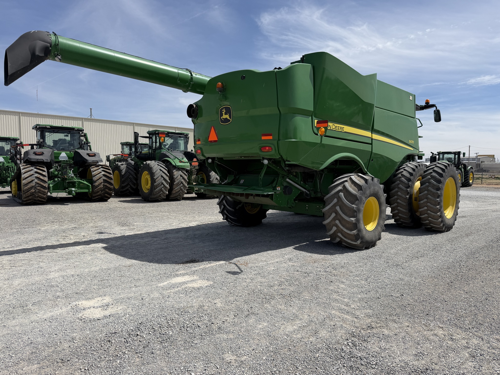2015 John Deere S670 Combine