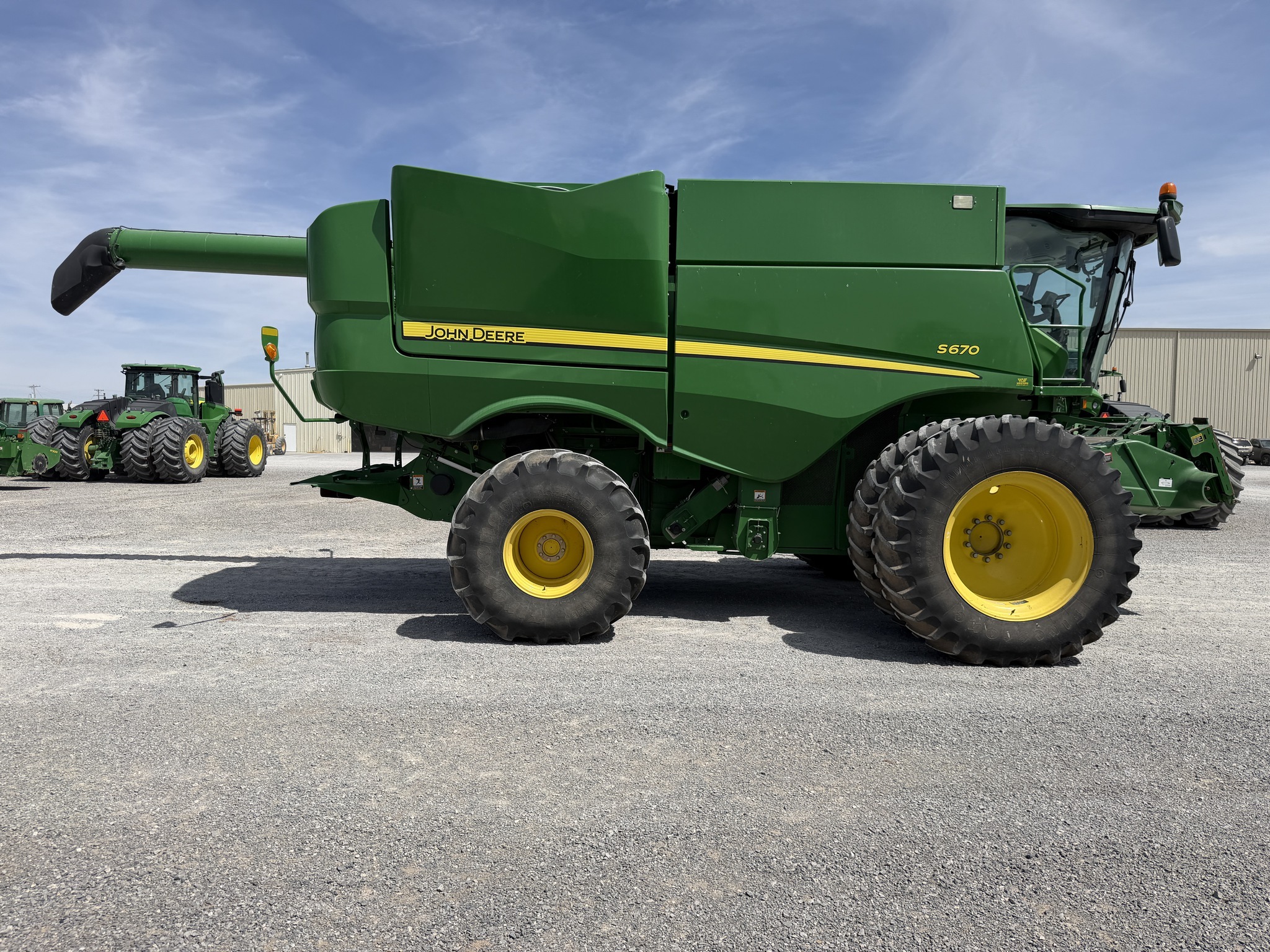 2015 John Deere S670 Combine