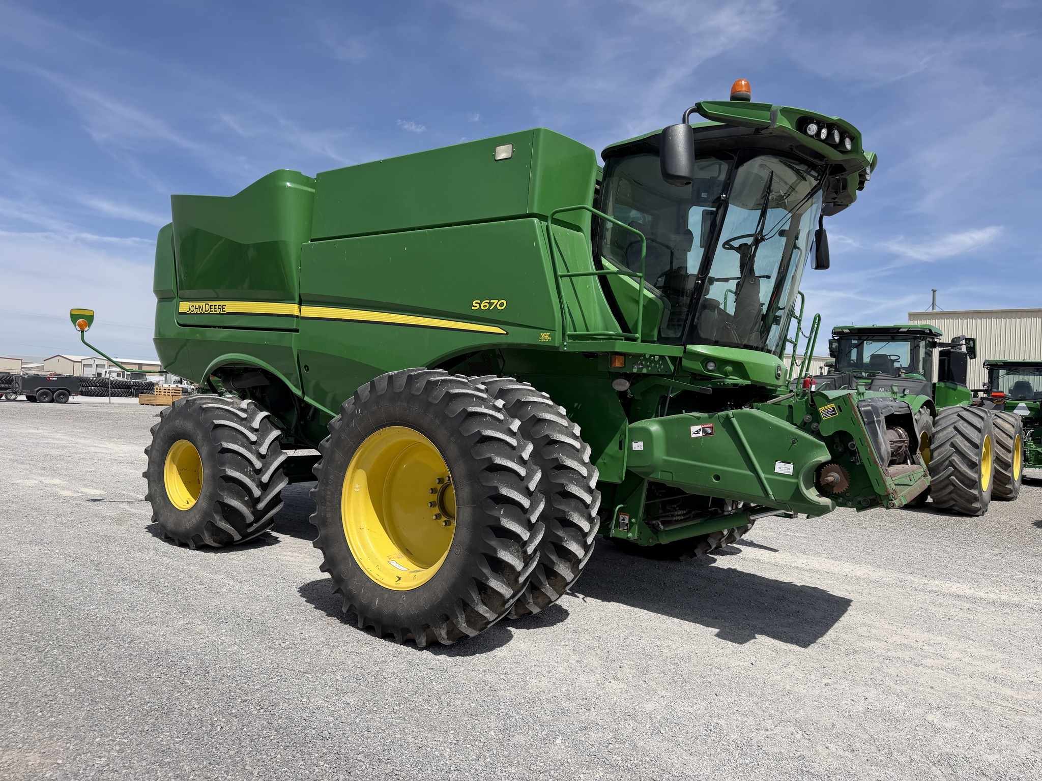 2015 John Deere S670 Combine