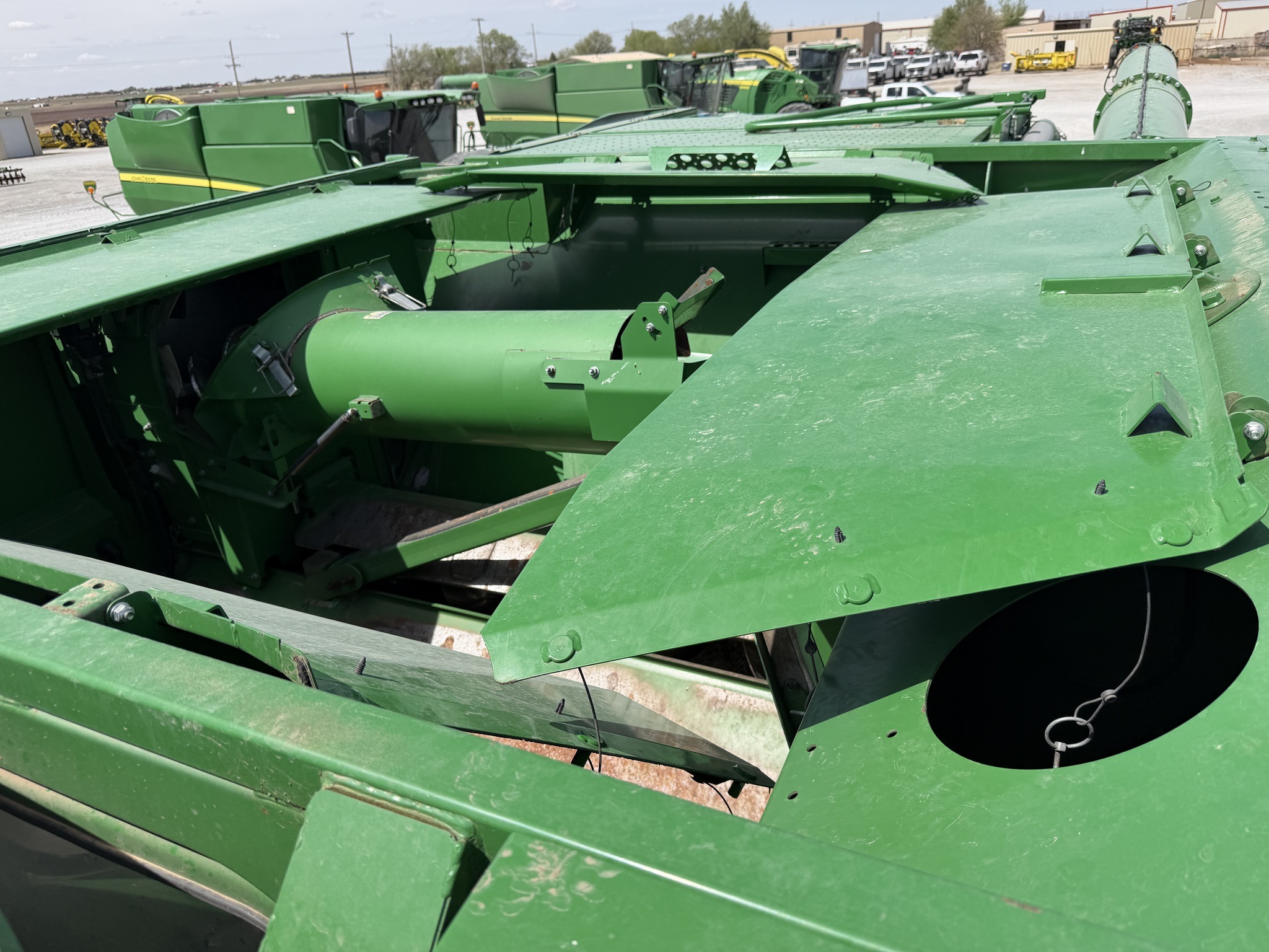 2015 John Deere S670 Combine