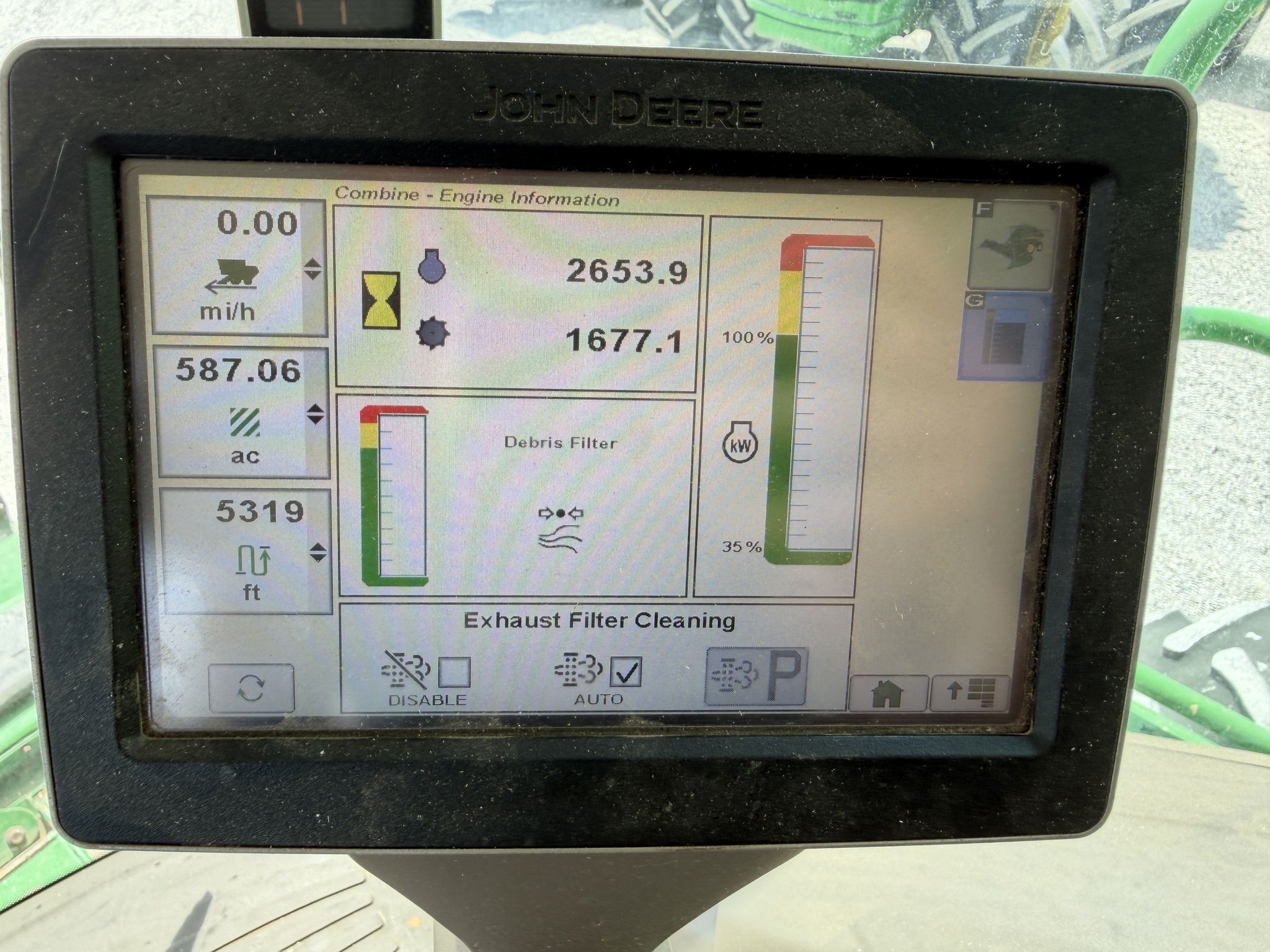2015 John Deere S670 Combine