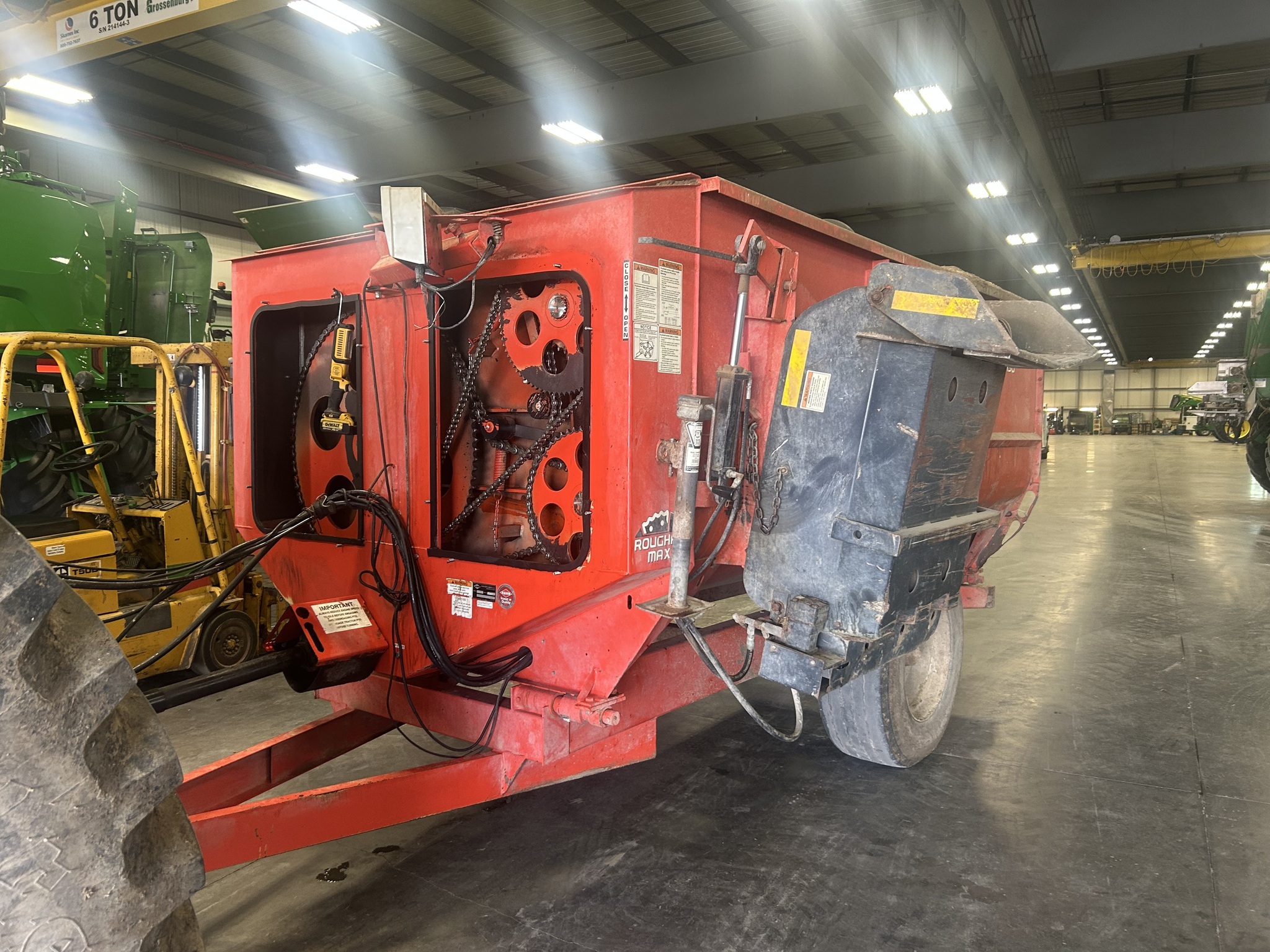 2010 Kuhn Knight 3130 Grinders and Mixer