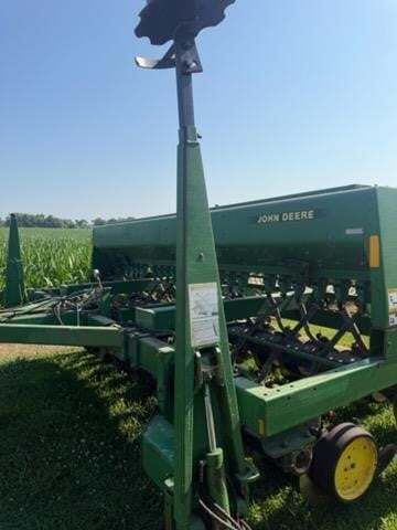  John Deere 750 Drill