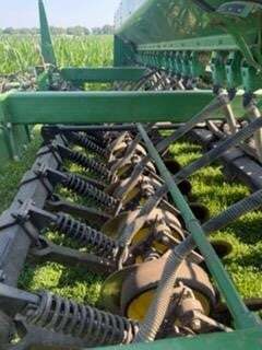  John Deere 750 Drill