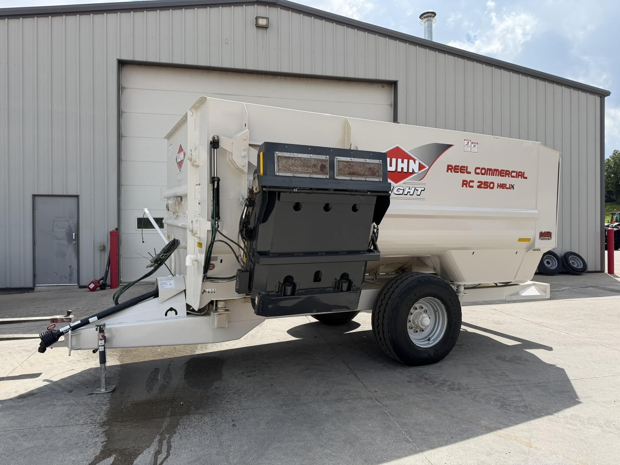 2019 Kuhn Knight RC250 Grinders and Mixer