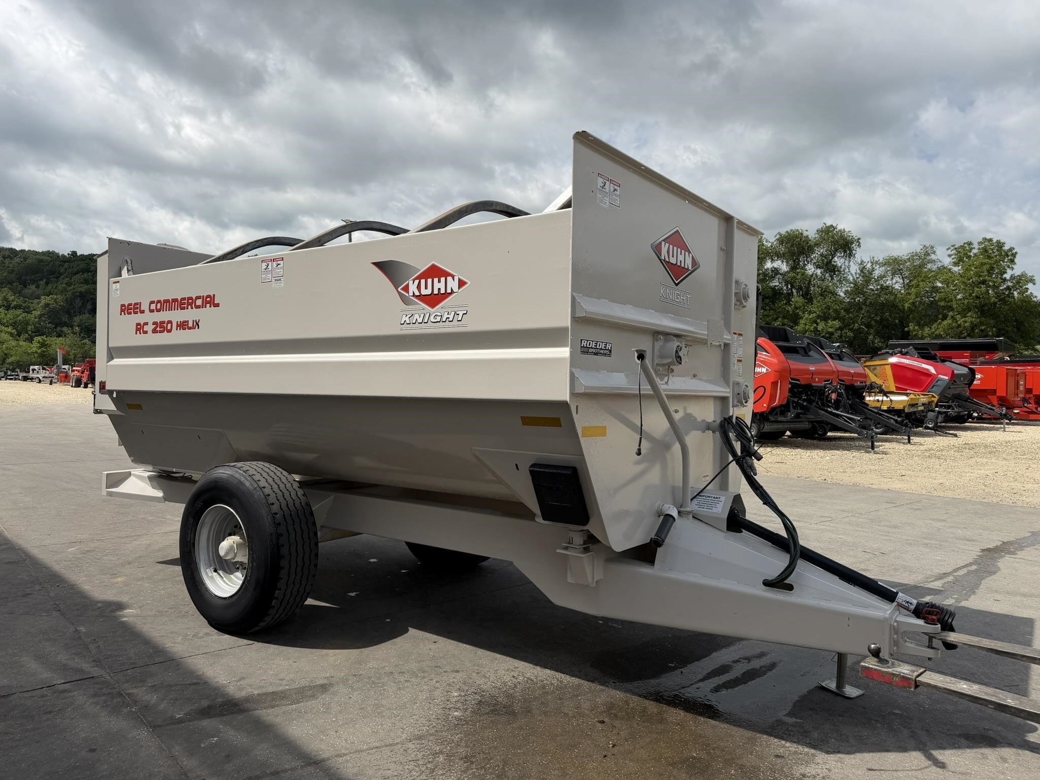 2019 Kuhn Knight RC250 Grinders and Mixer