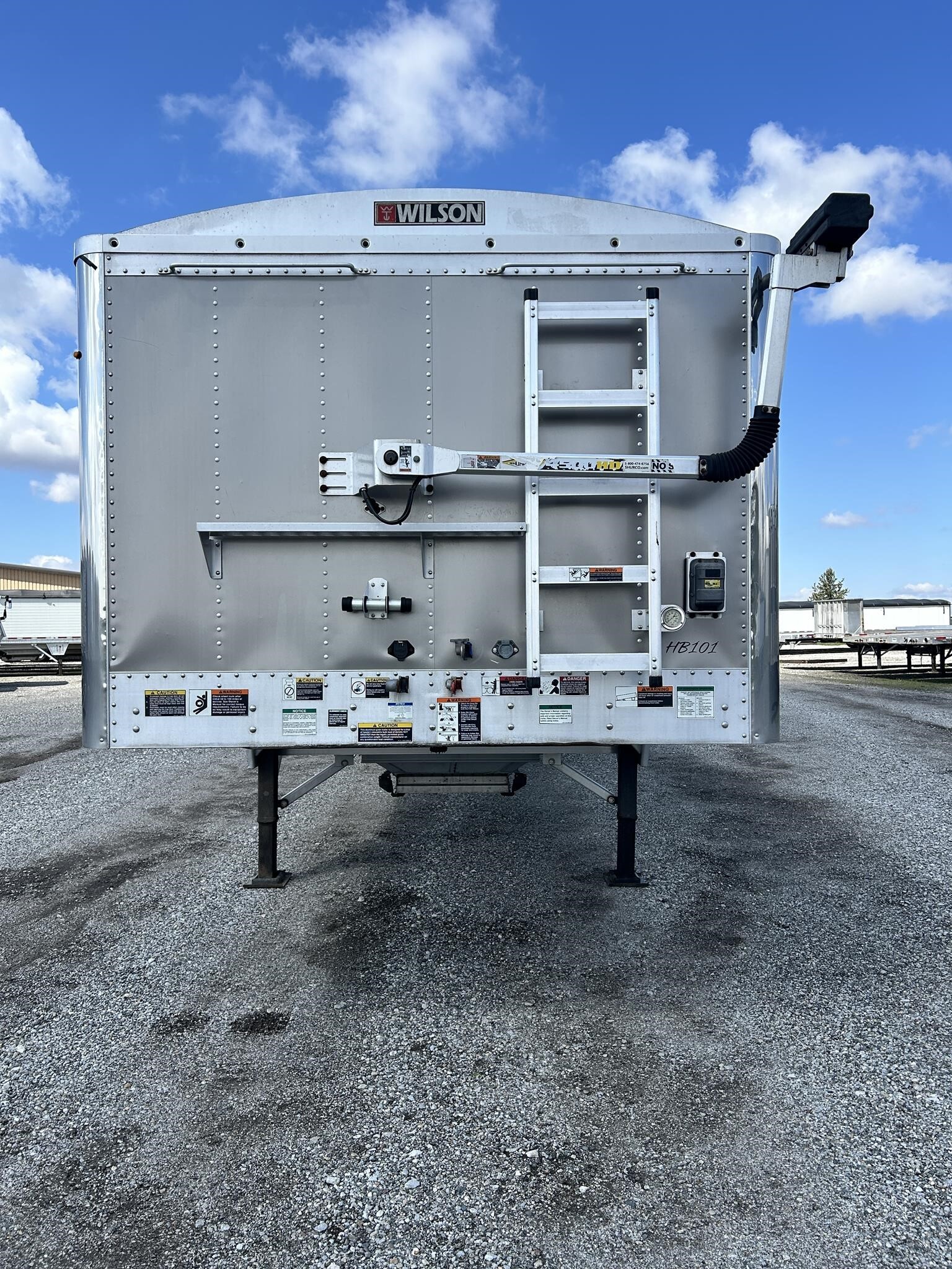 2017 Wilson DWH-651PM Grain Trailer