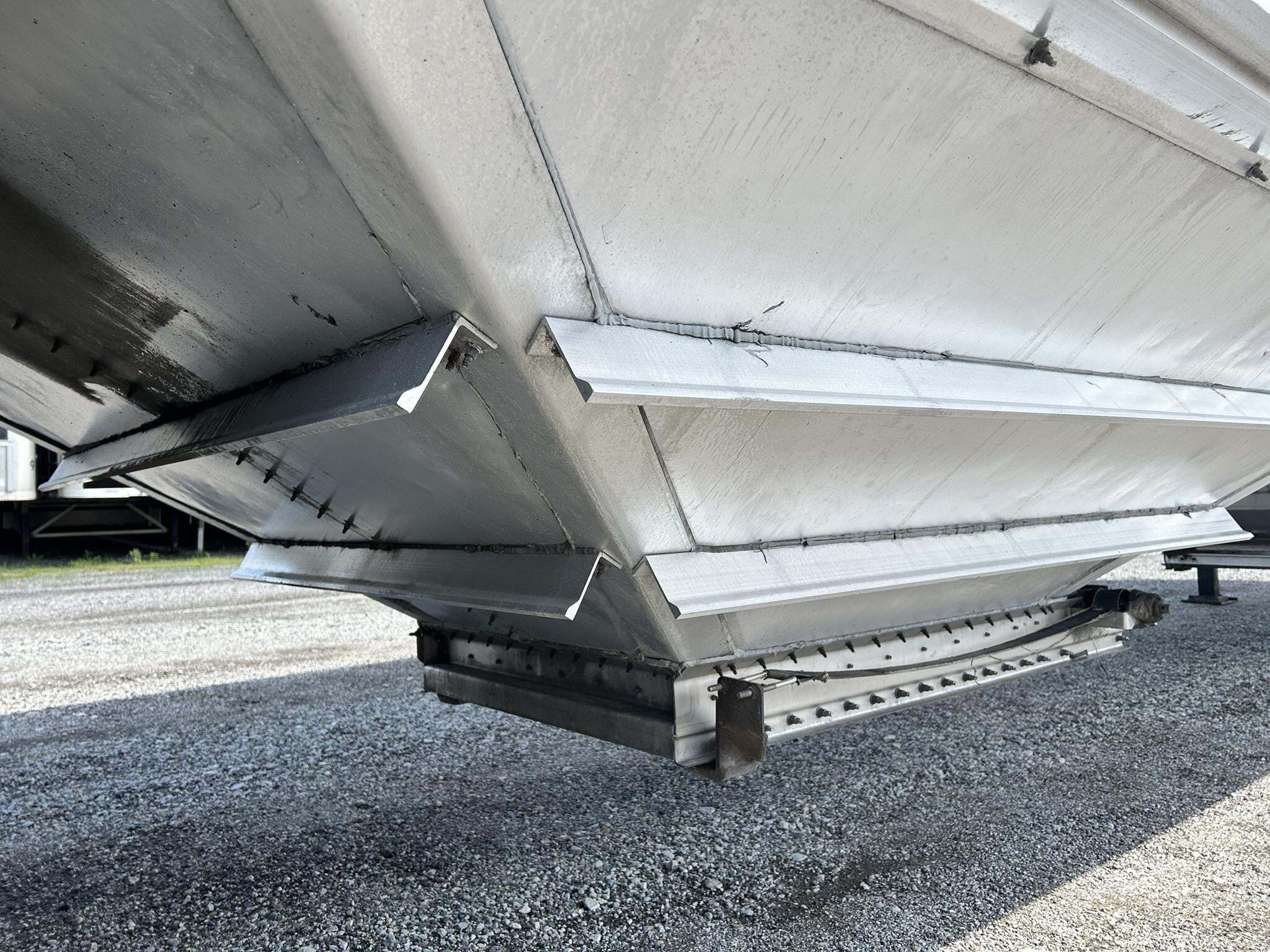 2017 Wilson DWH-651PM Grain Trailer