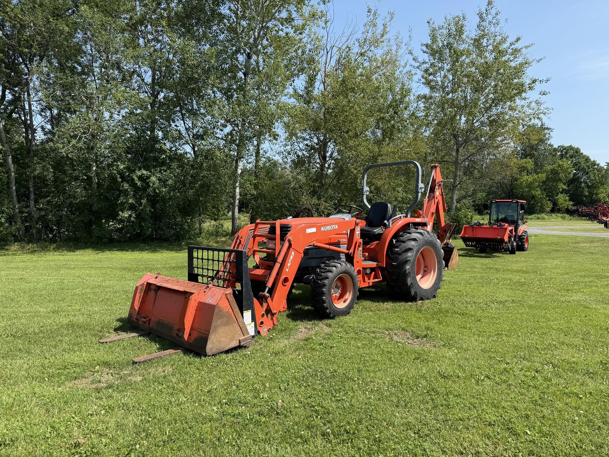  Kubota L3830GST Tractor