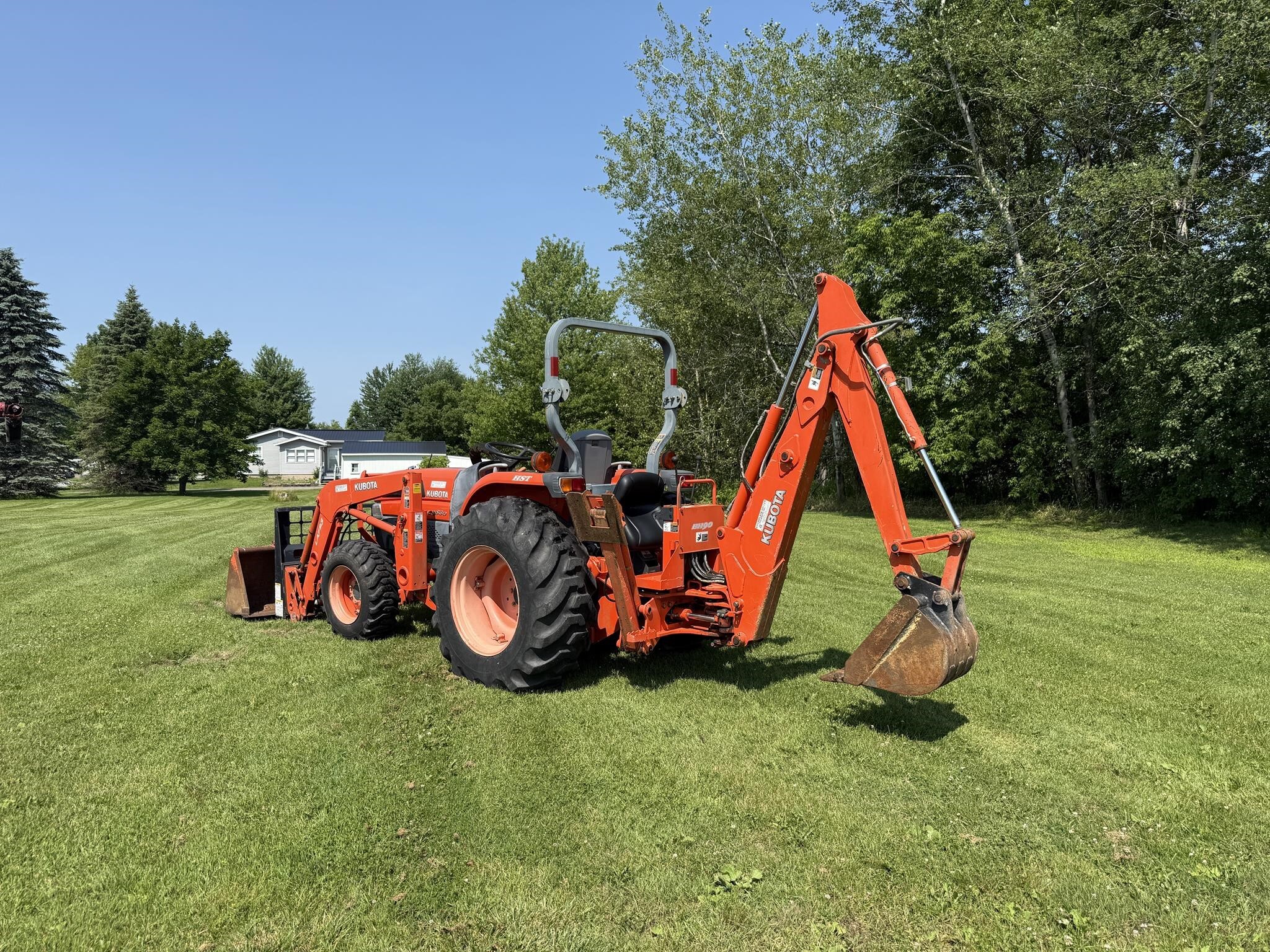  Kubota L3830GST Tractor