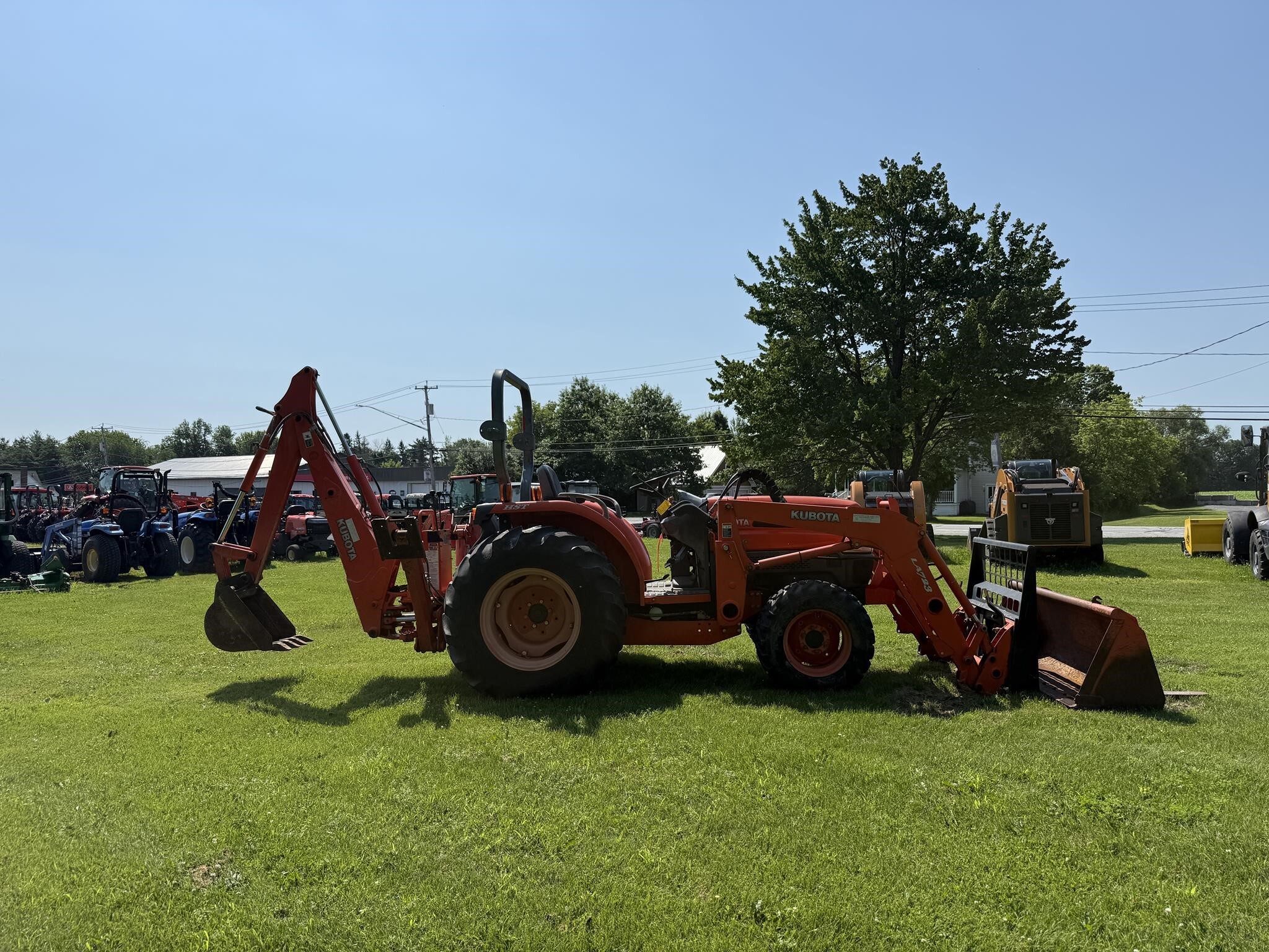  Kubota L3830GST Tractor