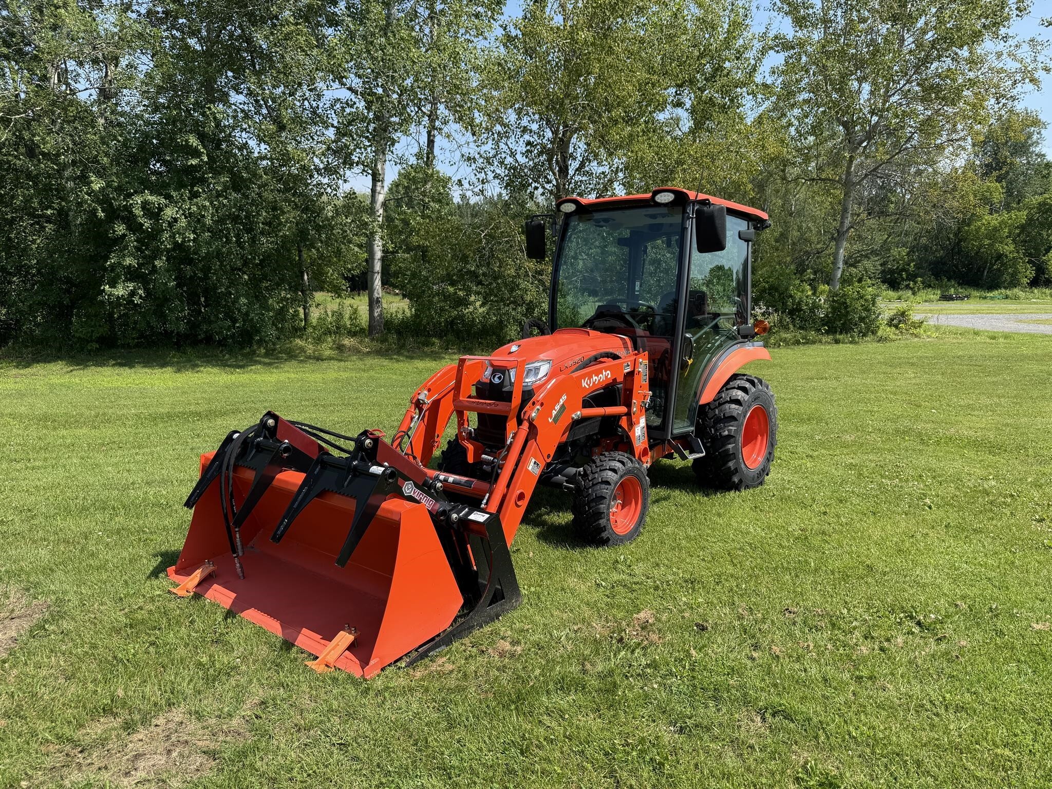 2024 Kubota LX3520HSDC Tractor