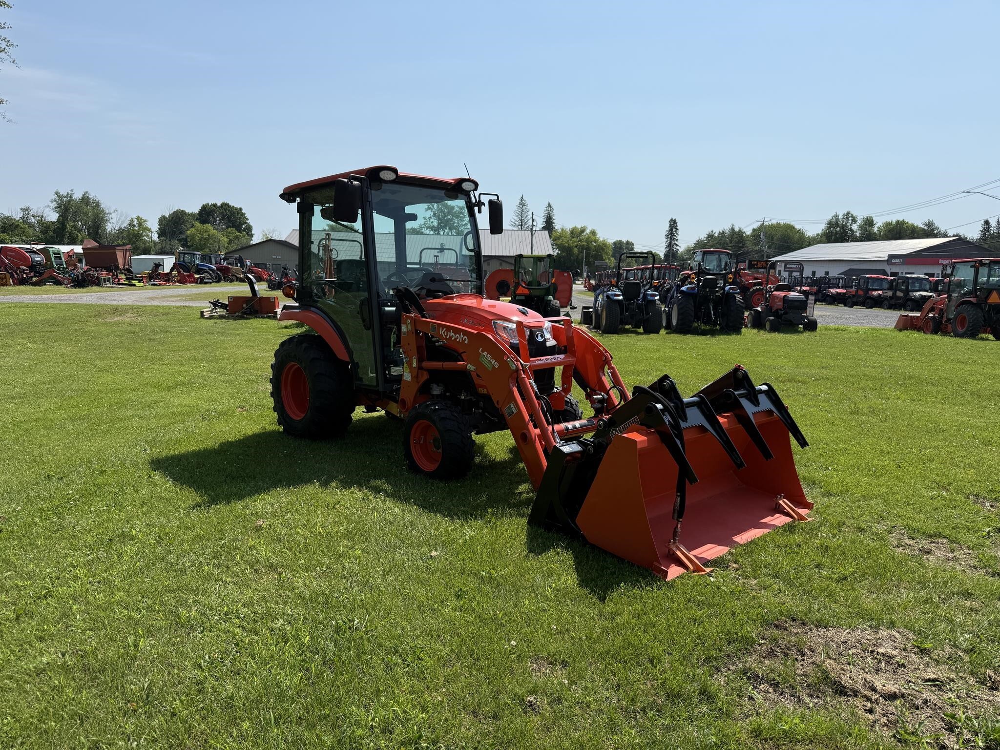 2024 Kubota LX3520HSDC Tractor