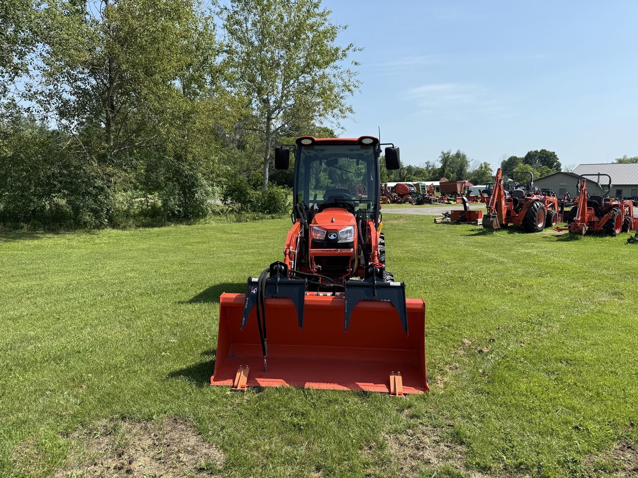 2024 Kubota LX3520HSDC Tractor