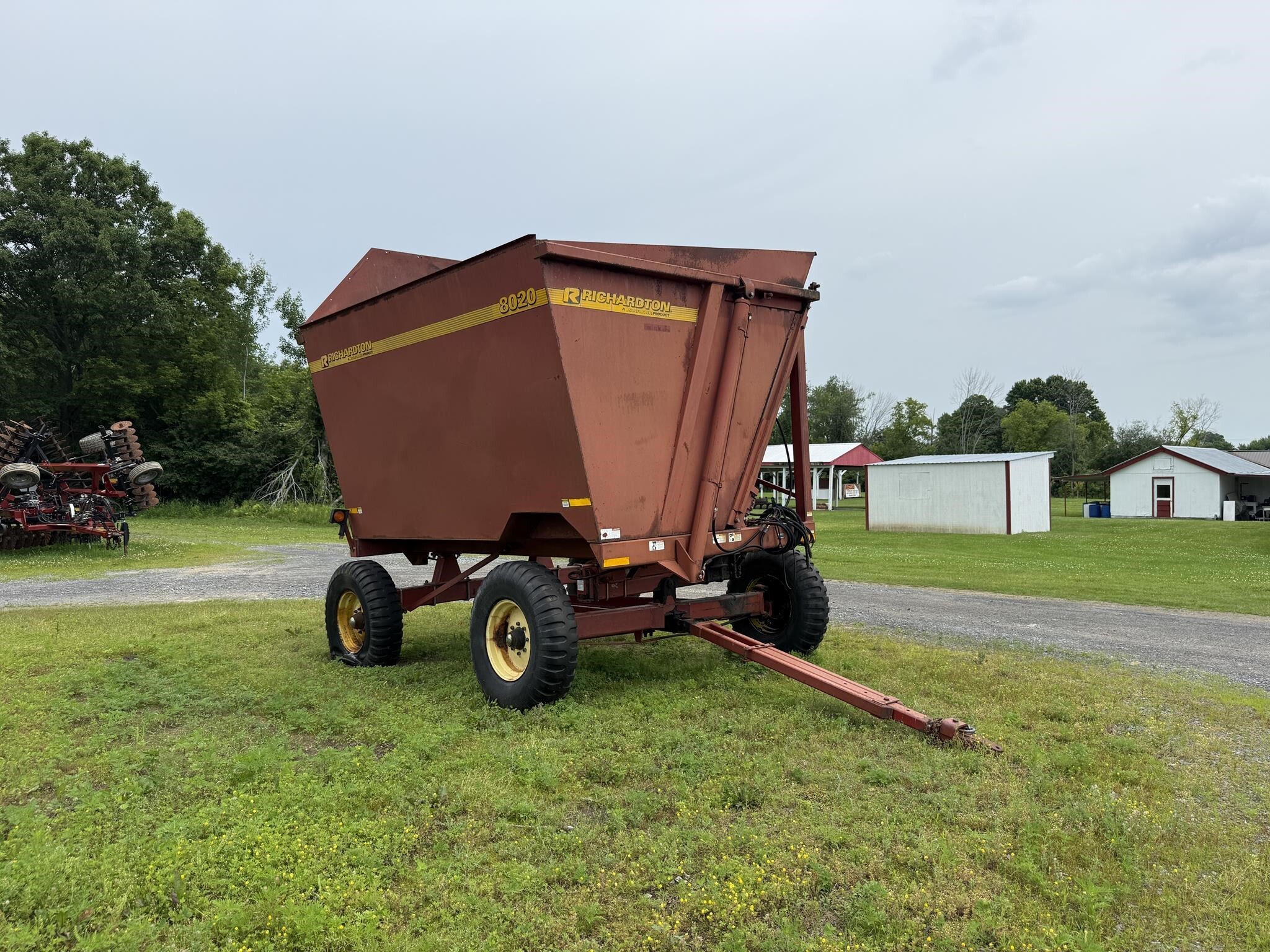  Sunflower 8020-750 Feed Wagon