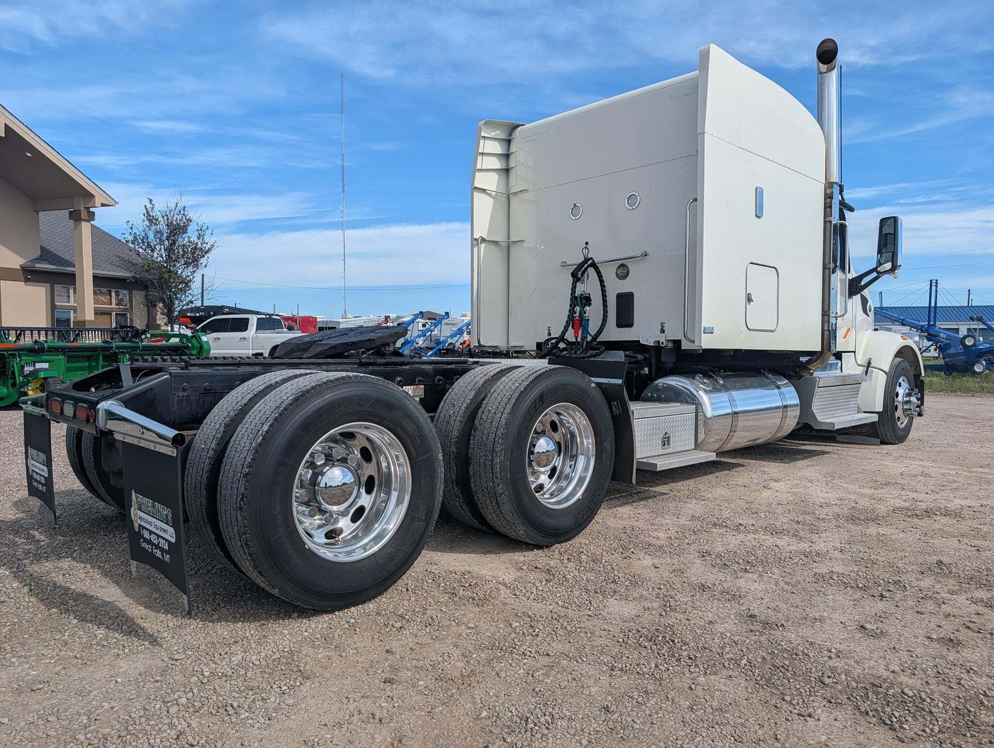 2020 Peterbilt 567 Semi Trucks/Trailer