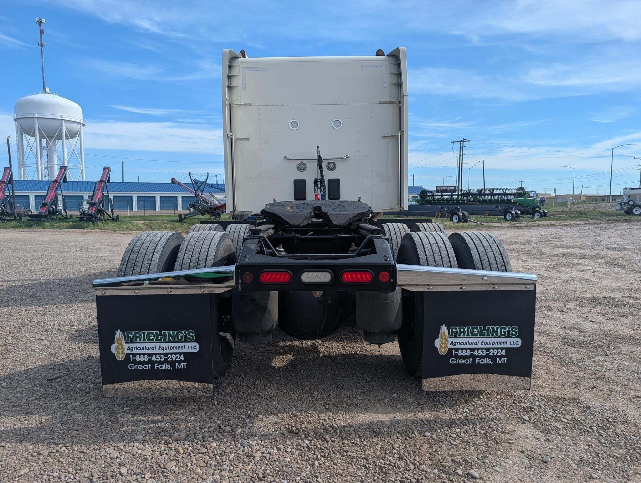 2020 Peterbilt 567 Semi Trucks/Trailer