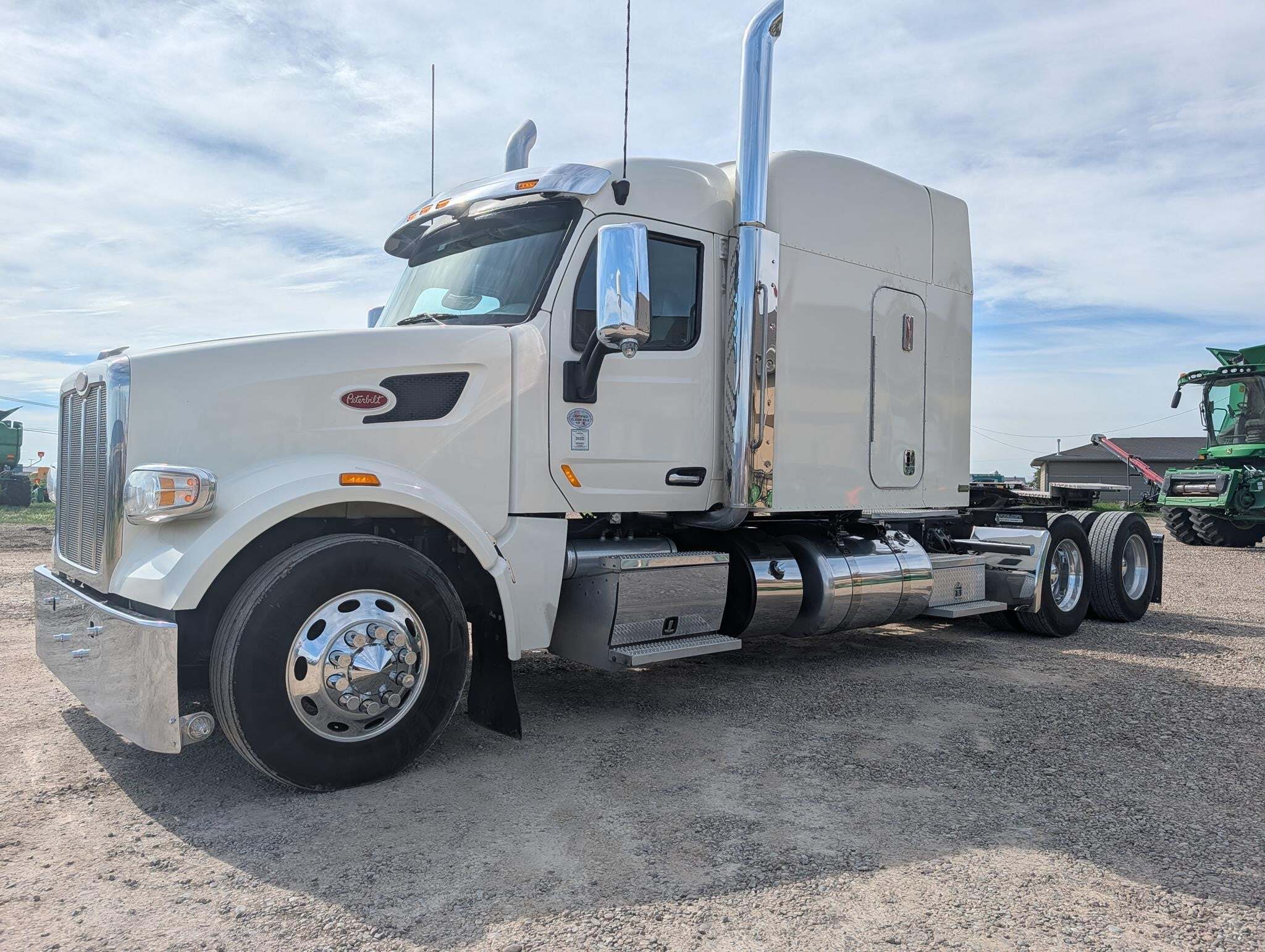 2020 Peterbilt 567 Semi Trucks/Trailer