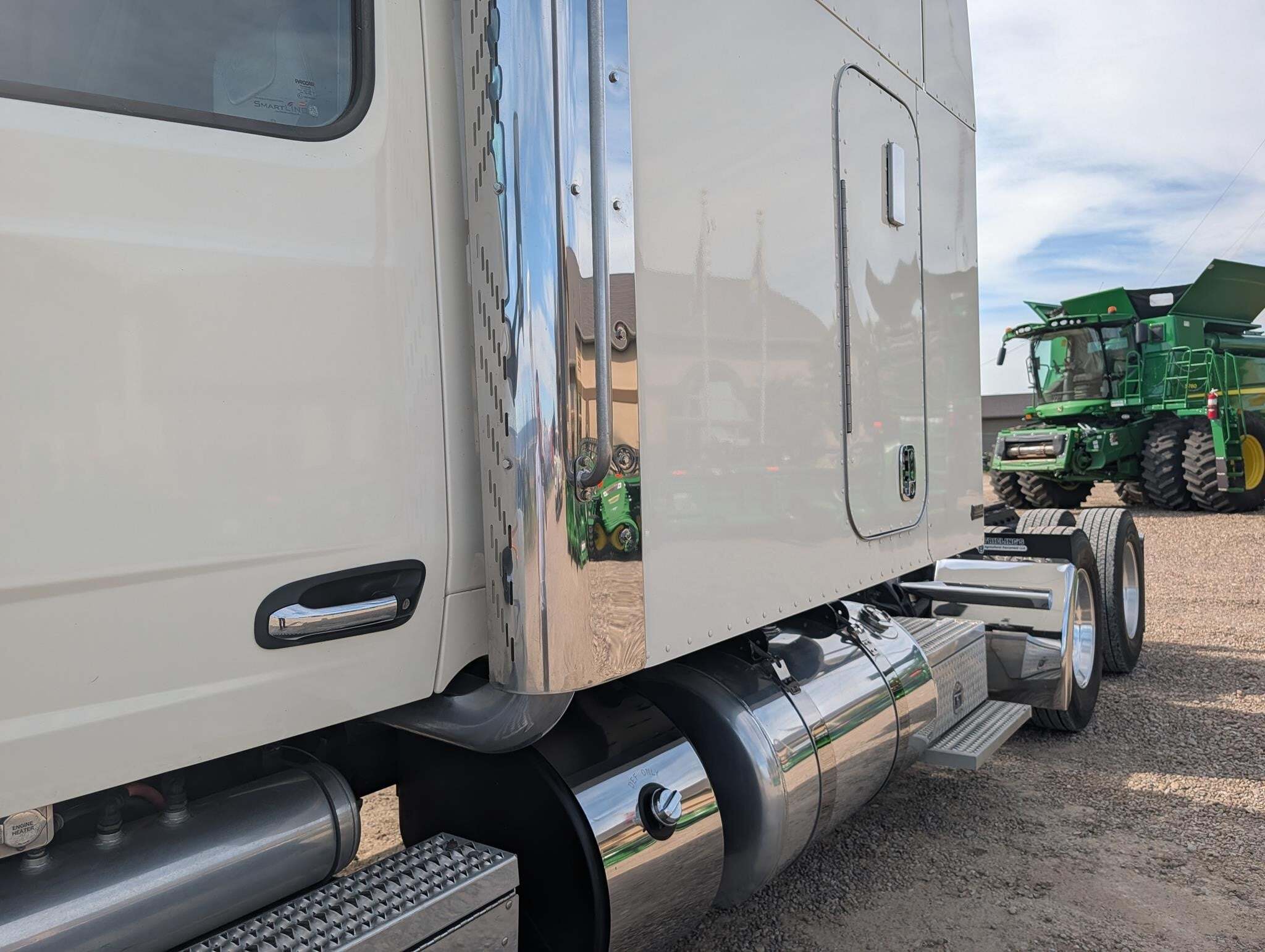 2020 Peterbilt 567 Semi Trucks/Trailer