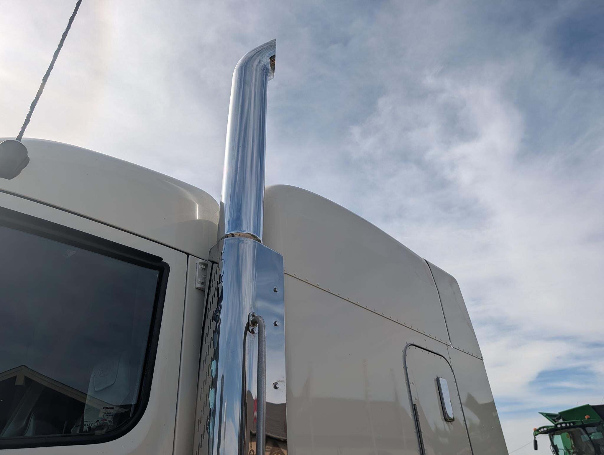 2020 Peterbilt 567 Semi Trucks/Trailer
