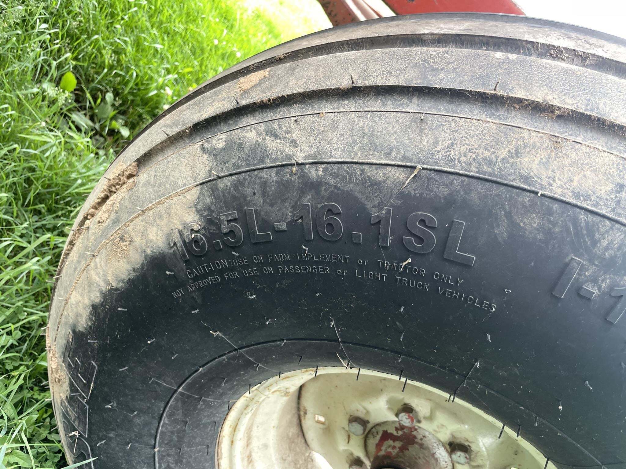  Ficklin 231 Gravity Wagon