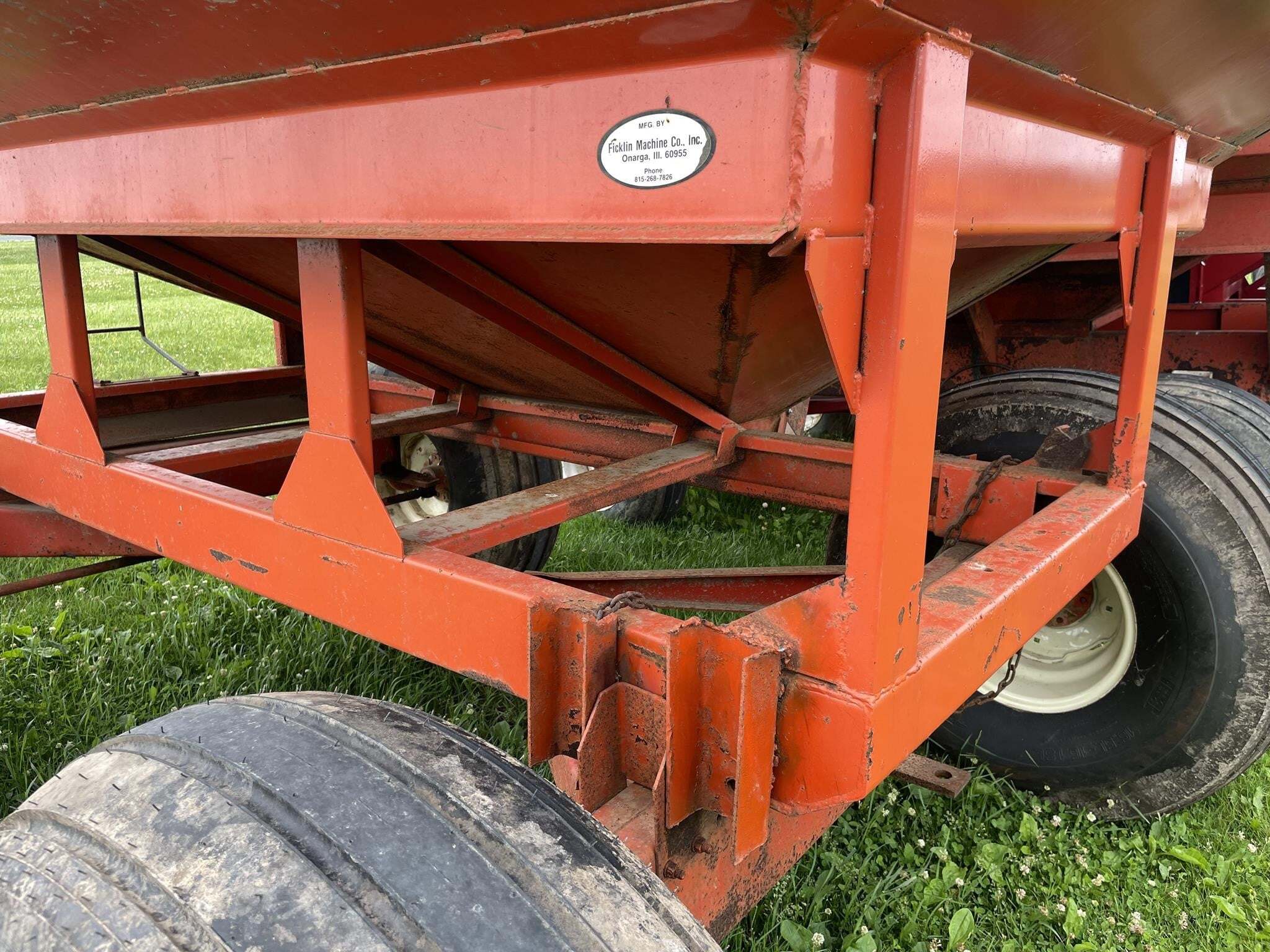  Ficklin 231 Gravity Wagon