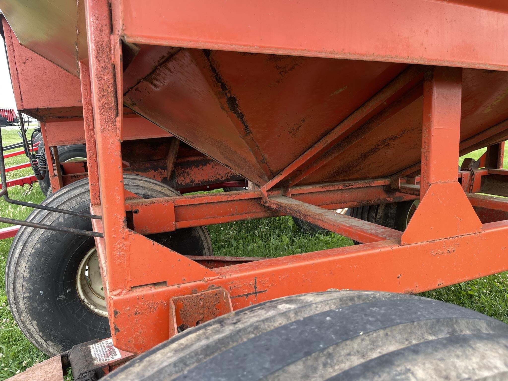  Ficklin 231 Gravity Wagon