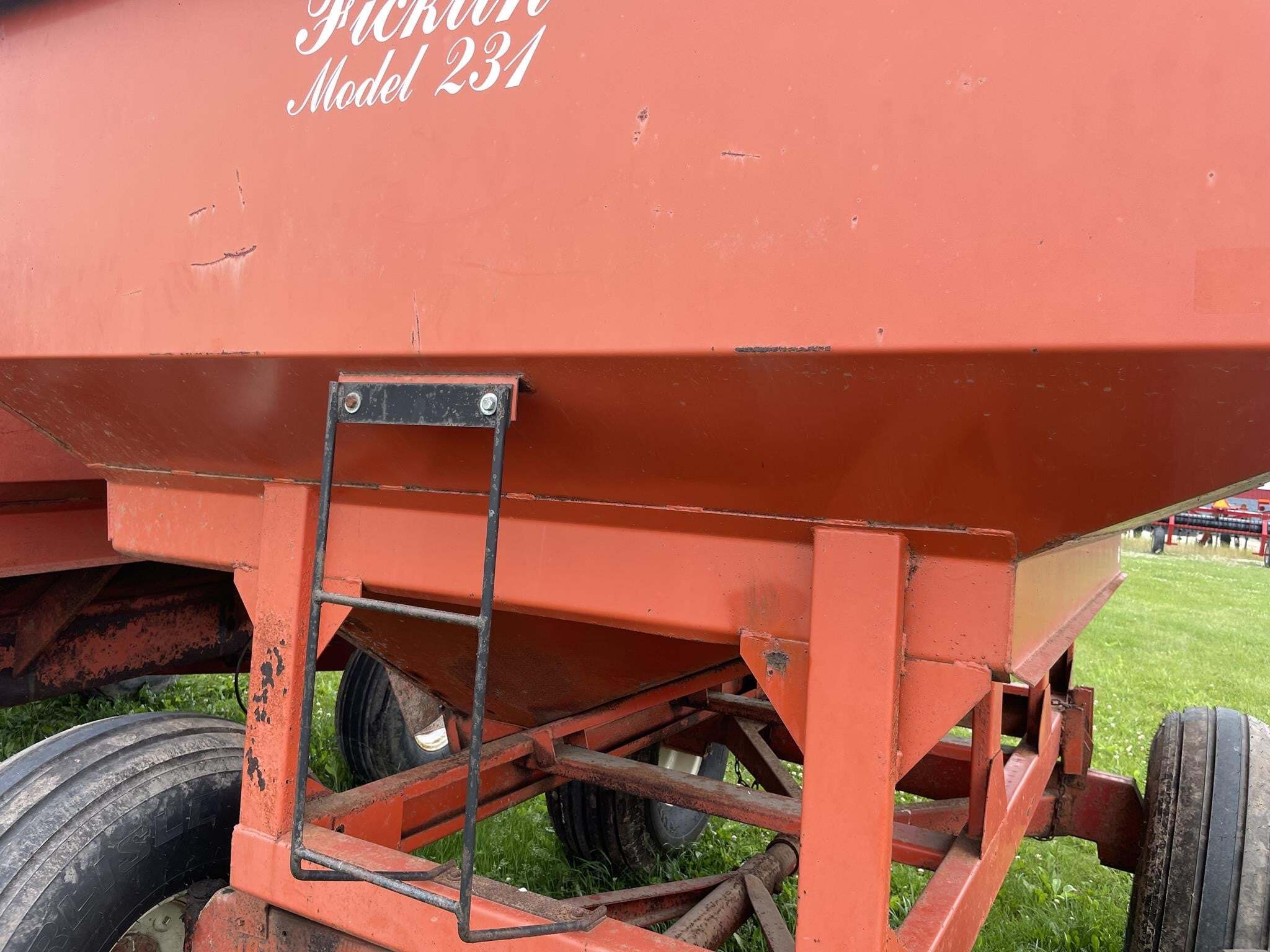  Ficklin 231 Gravity Wagon