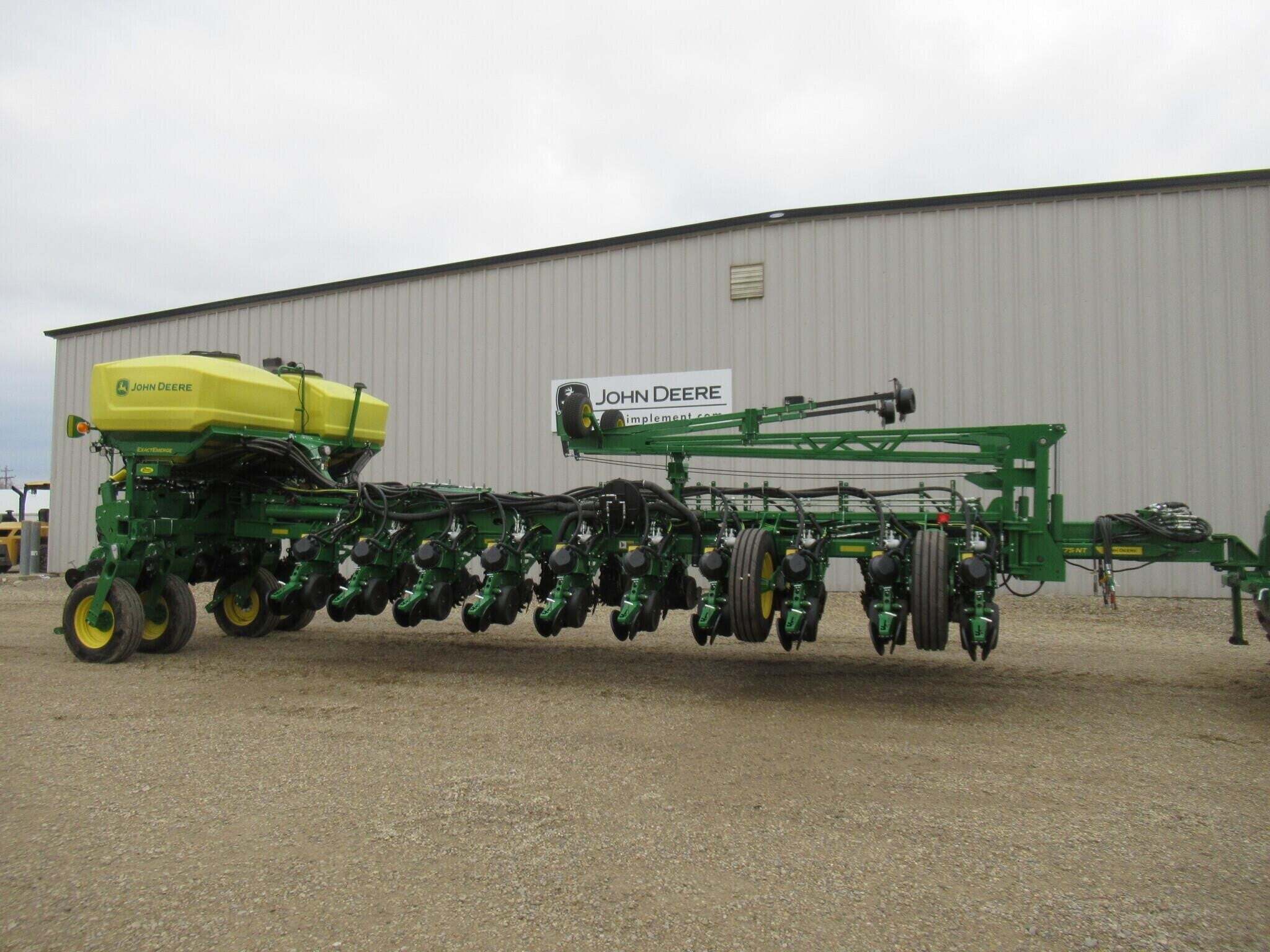 2024 John Deere 1775 Planter