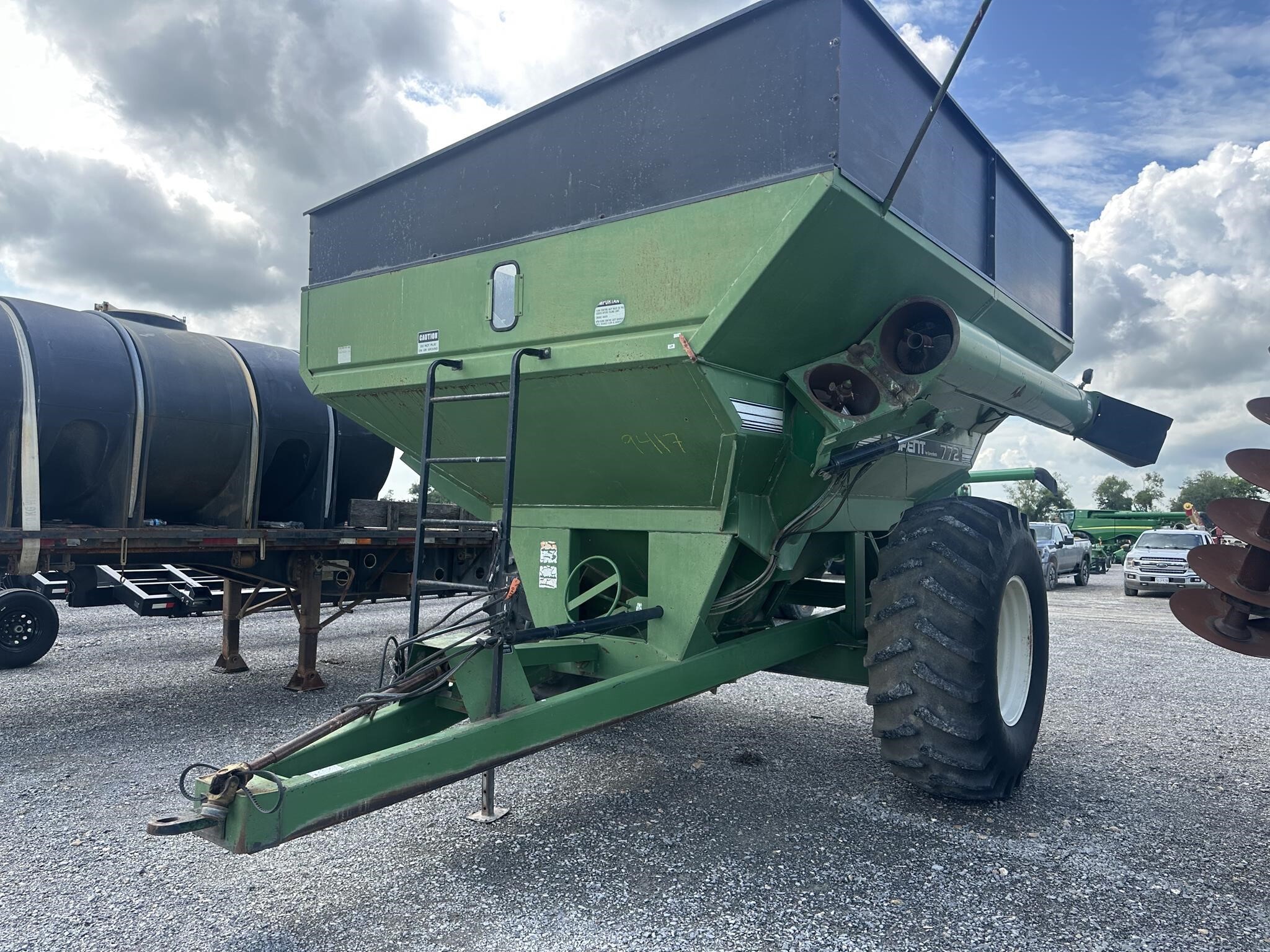  Brent 772 Grain Cart